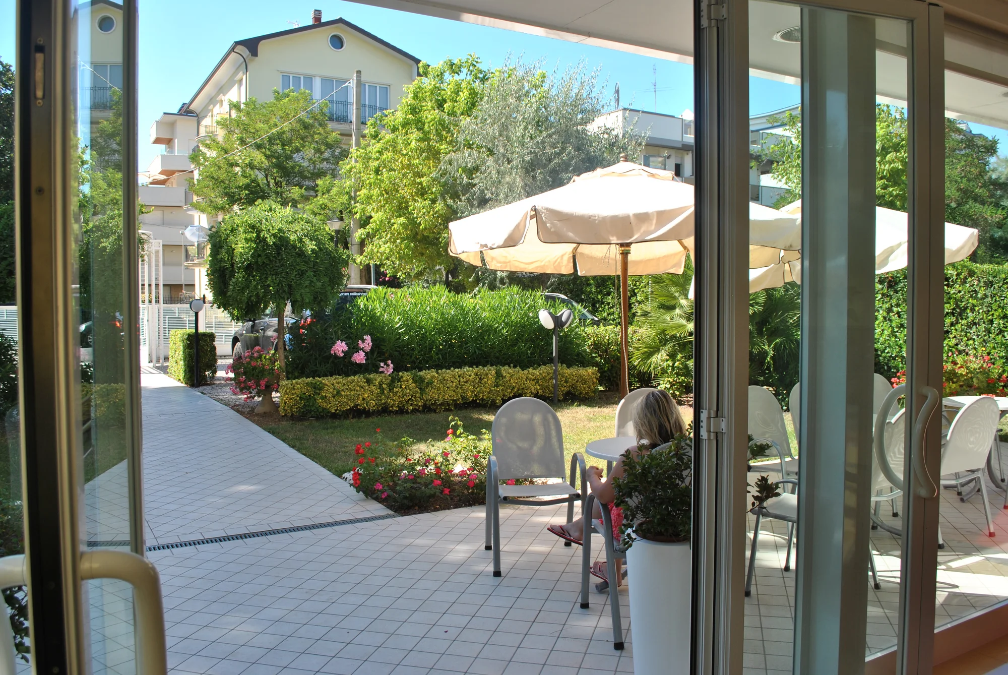 Rimini: hotel u pláže s bazénem i snídaní, 1 noc zdarma