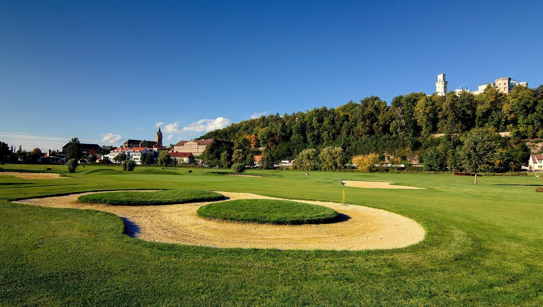 Pobyt v Hluboké nad Vltavou s polopenzí i wellness: hotel pod zámkem v blízkosti golfu