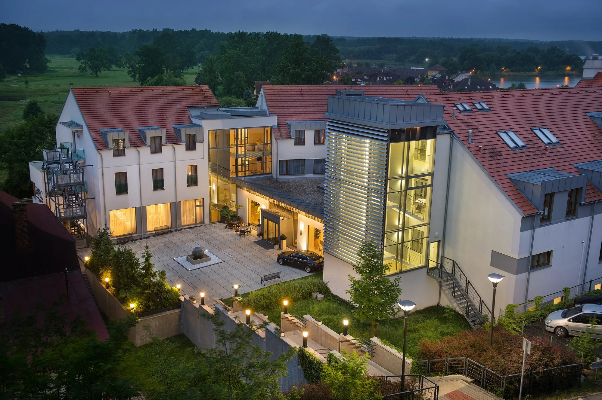 Luxusní pobyt v Hluboké nad Vltavou: 5* hotel u zámku s wellness a jídlem