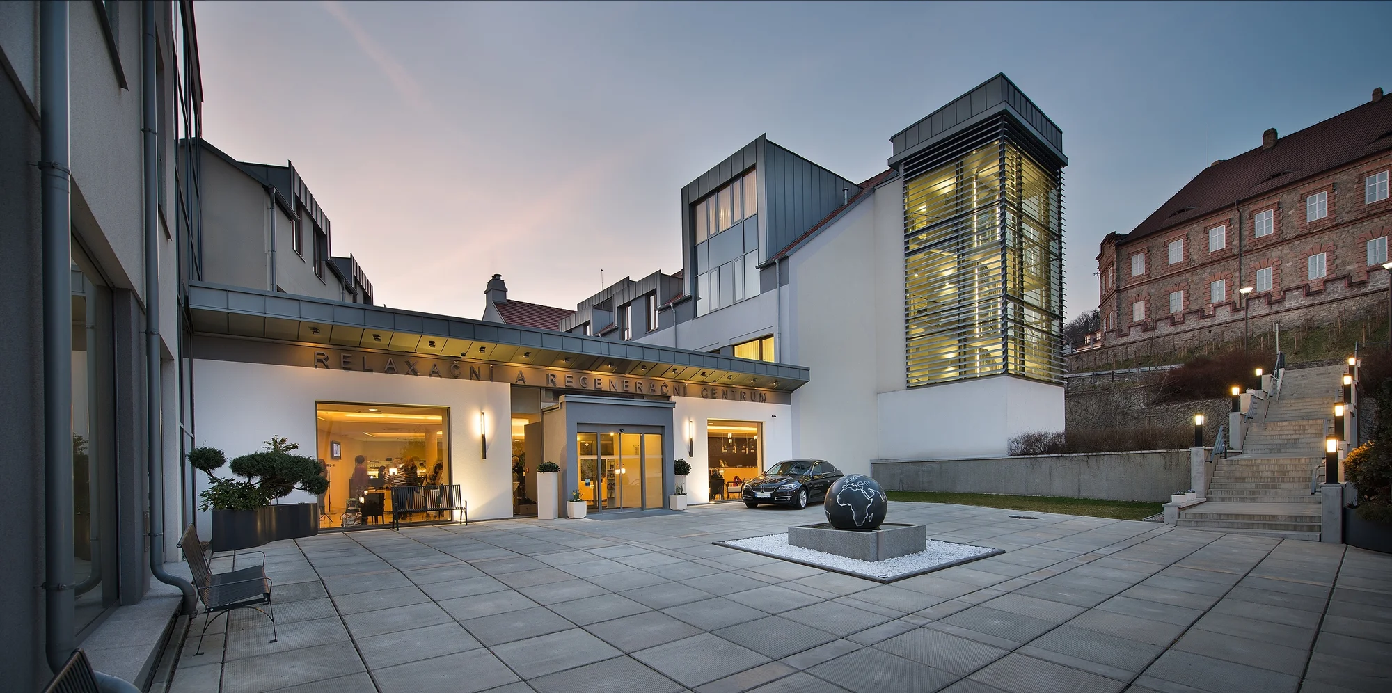 Luxusní pobyt v Hluboké nad Vltavou: 5* hotel u zámku s wellness a jídlem