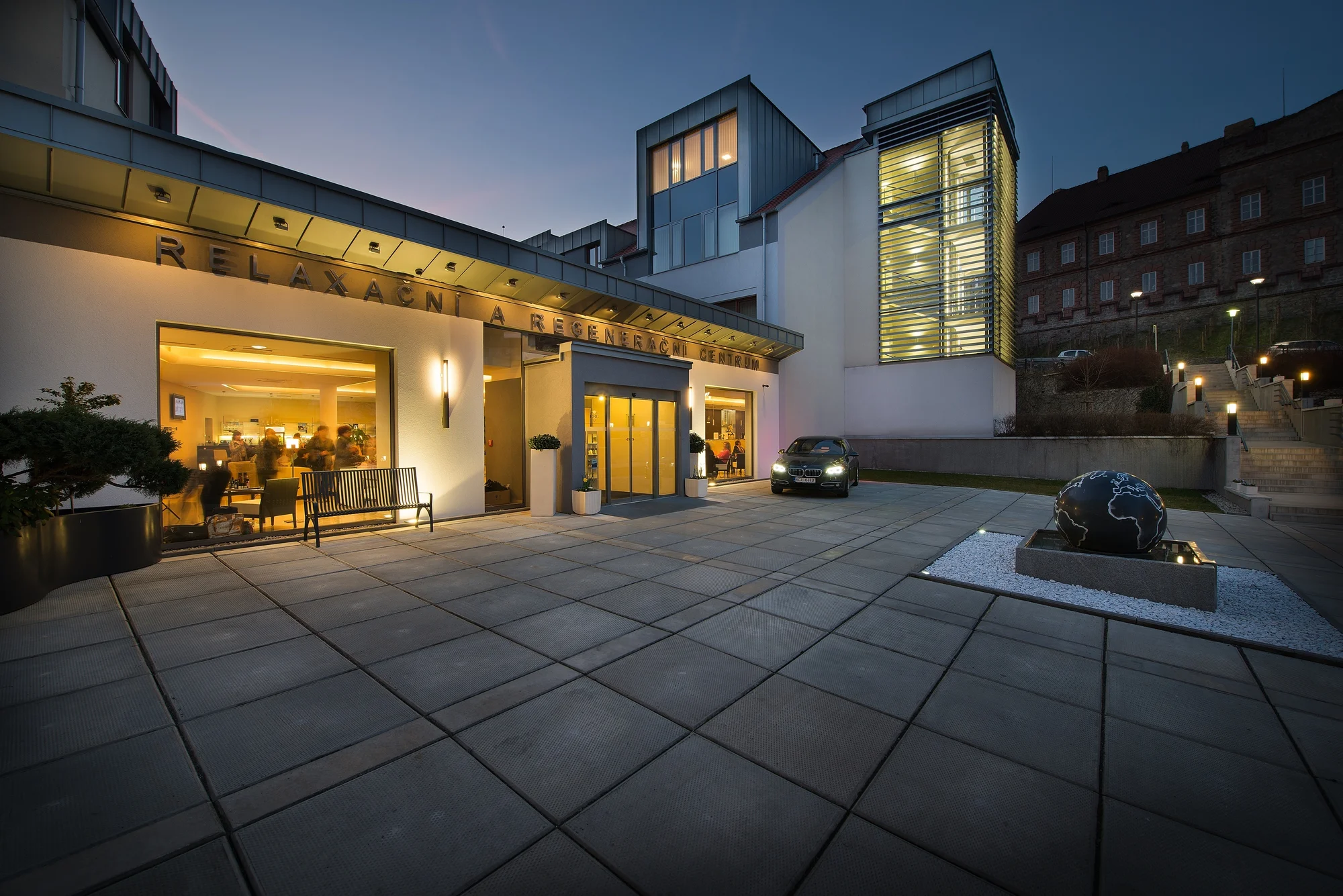 Luxusní pobyt v Hluboké nad Vltavou: 5* hotel u zámku s wellness a jídlem