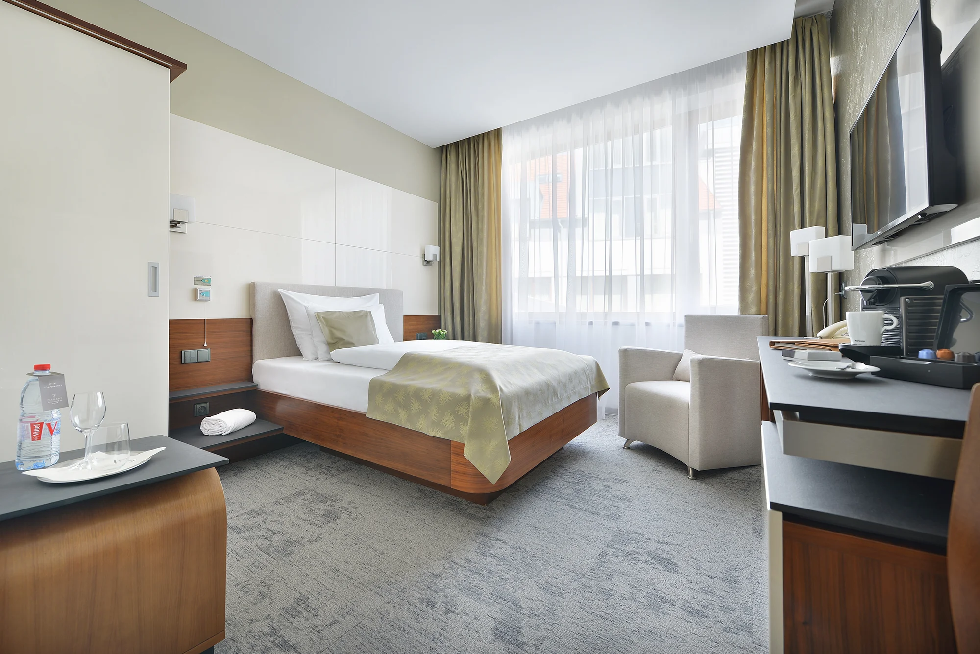 Luxusní pobyt v Hluboké nad Vltavou: 5* hotel u zámku s wellness a jídlem