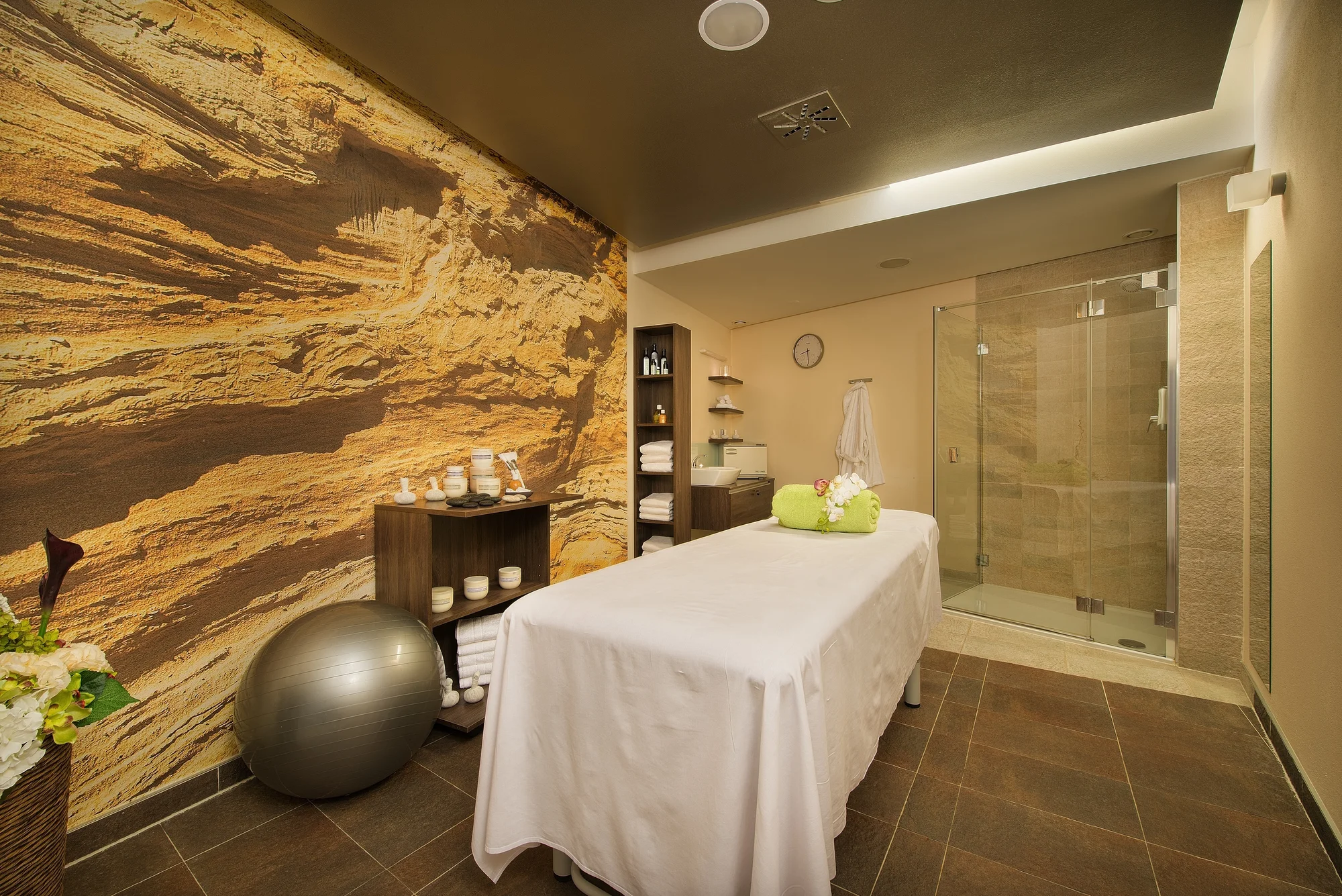 Luxusní pobyt v Hluboké nad Vltavou: 5* hotel u zámku s wellness a jídlem