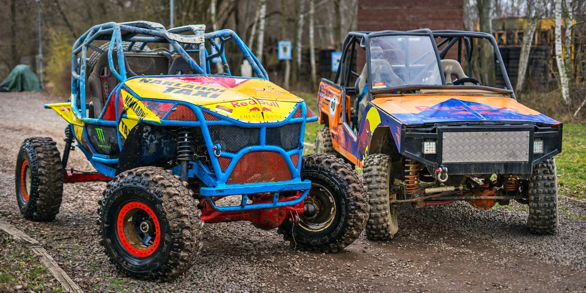 Zážitková jízda v offroad speciálu na terénní trati