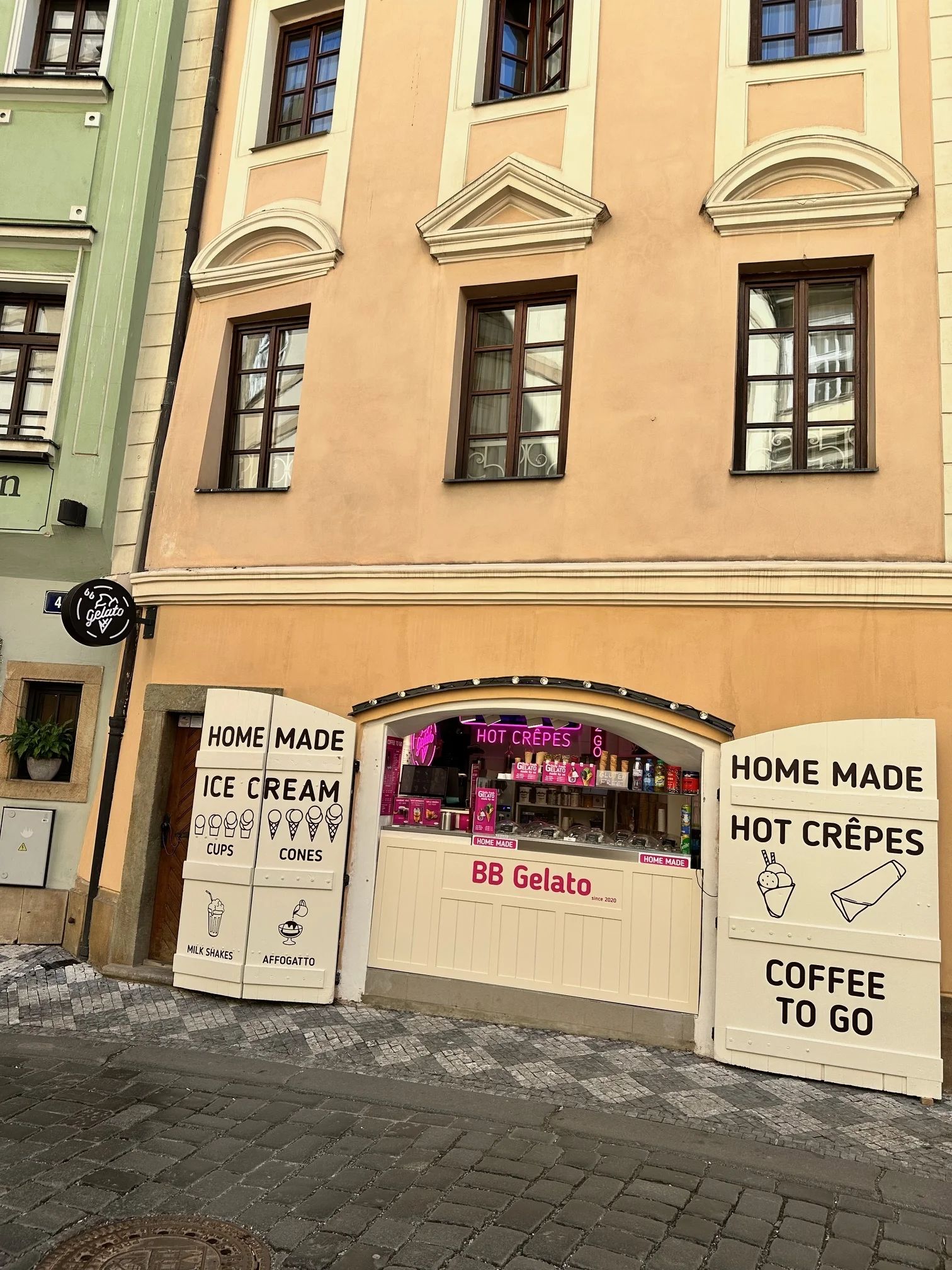 Kelímek gelata podle výběru i s oplatkou v samém centru Prahy