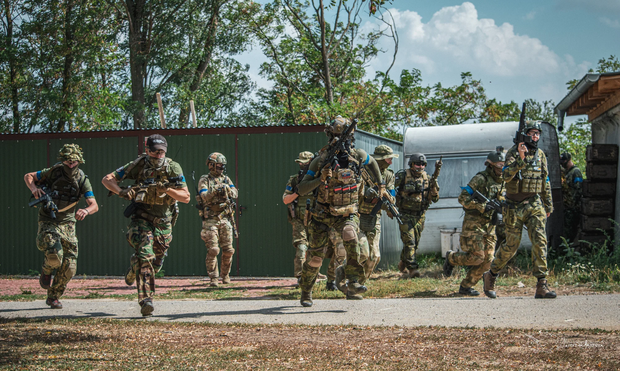 Veřejný airsoft: vstup na sdílenou hru pro 1–7 osob nebo soukromý pronájem