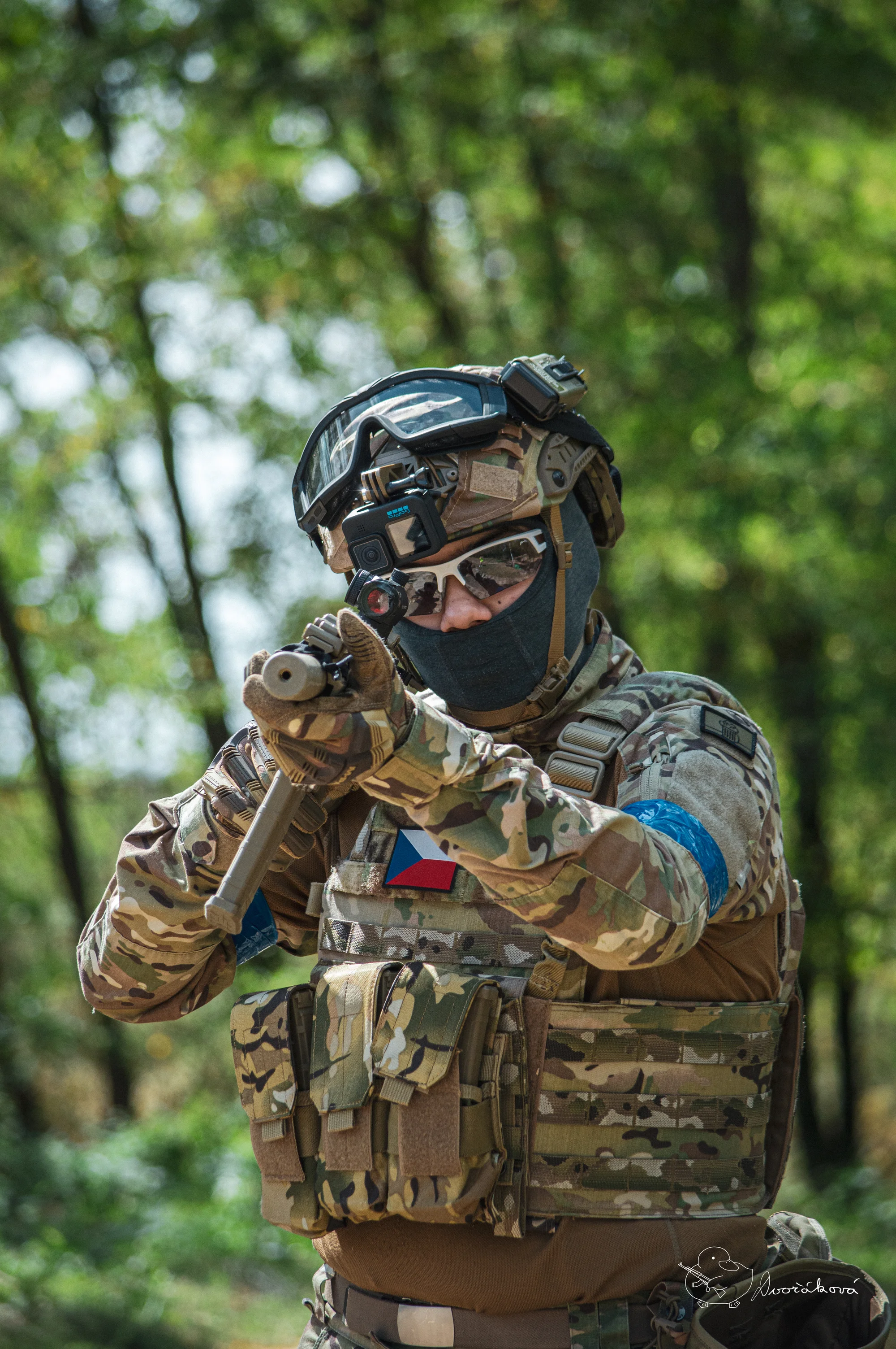Veřejný airsoft: vstup na sdílenou hru pro 1–7 osob nebo soukromý pronájem