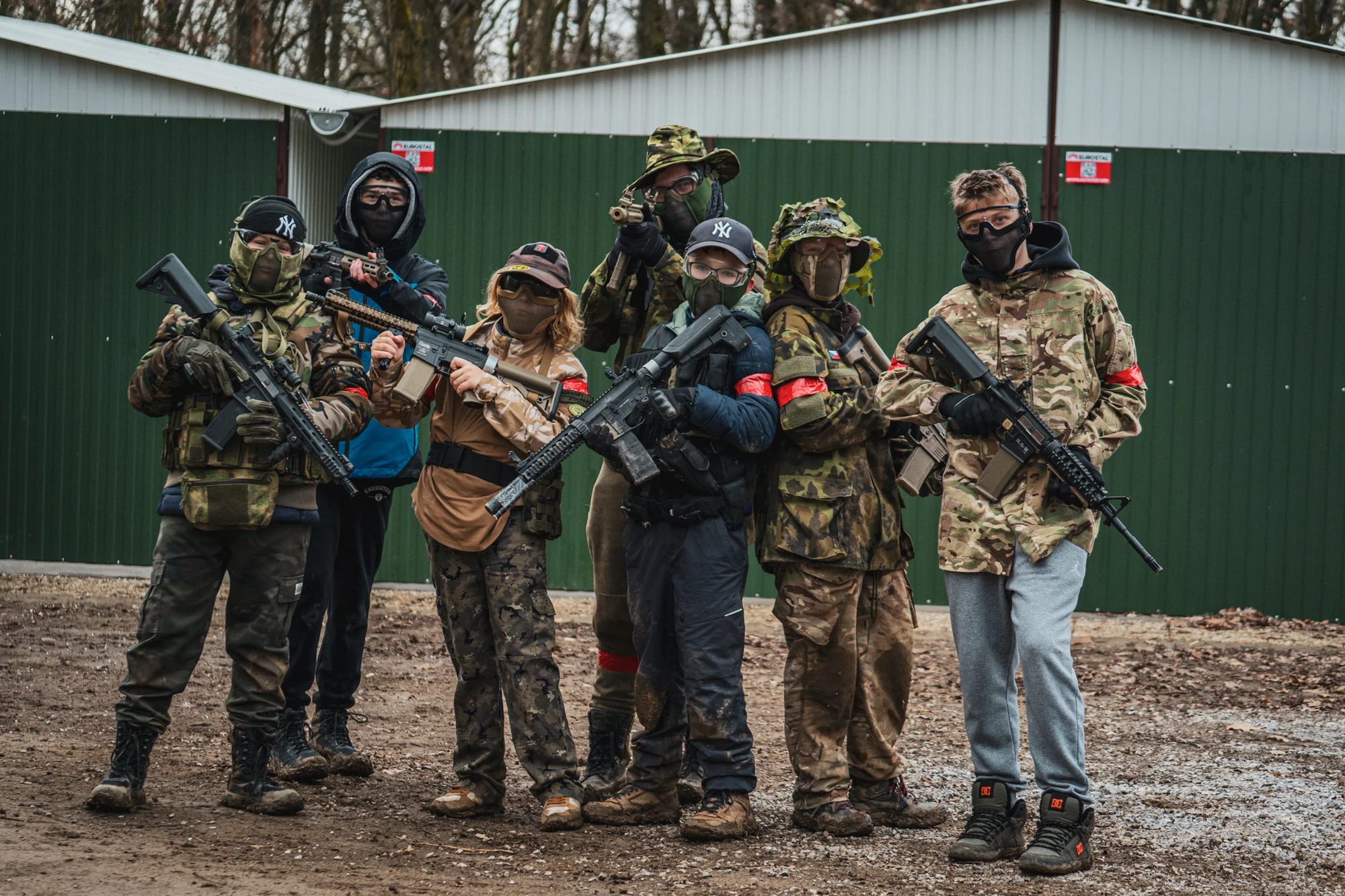 Veřejný airsoft: vstup na sdílenou hru pro 1–7 osob nebo soukromý pronájem