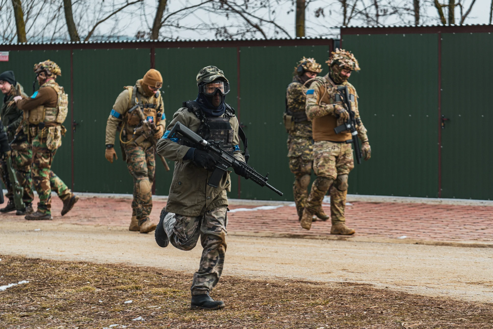 Veřejný airsoft: vstup na sdílenou hru pro 1–7 osob nebo soukromý pronájem