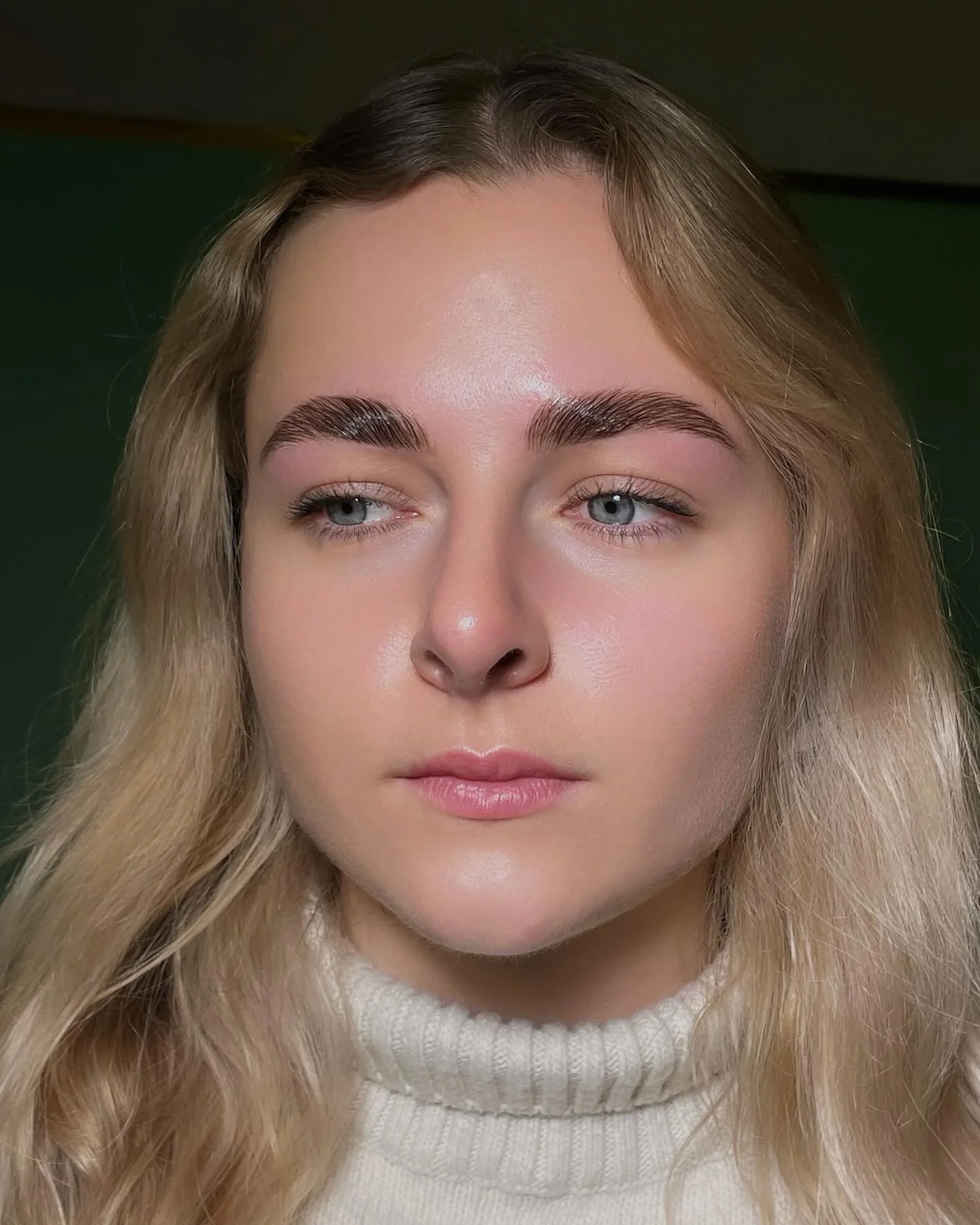 Smyslné řasy a obočí: lash lifting či laminace obočí i včetně barvení