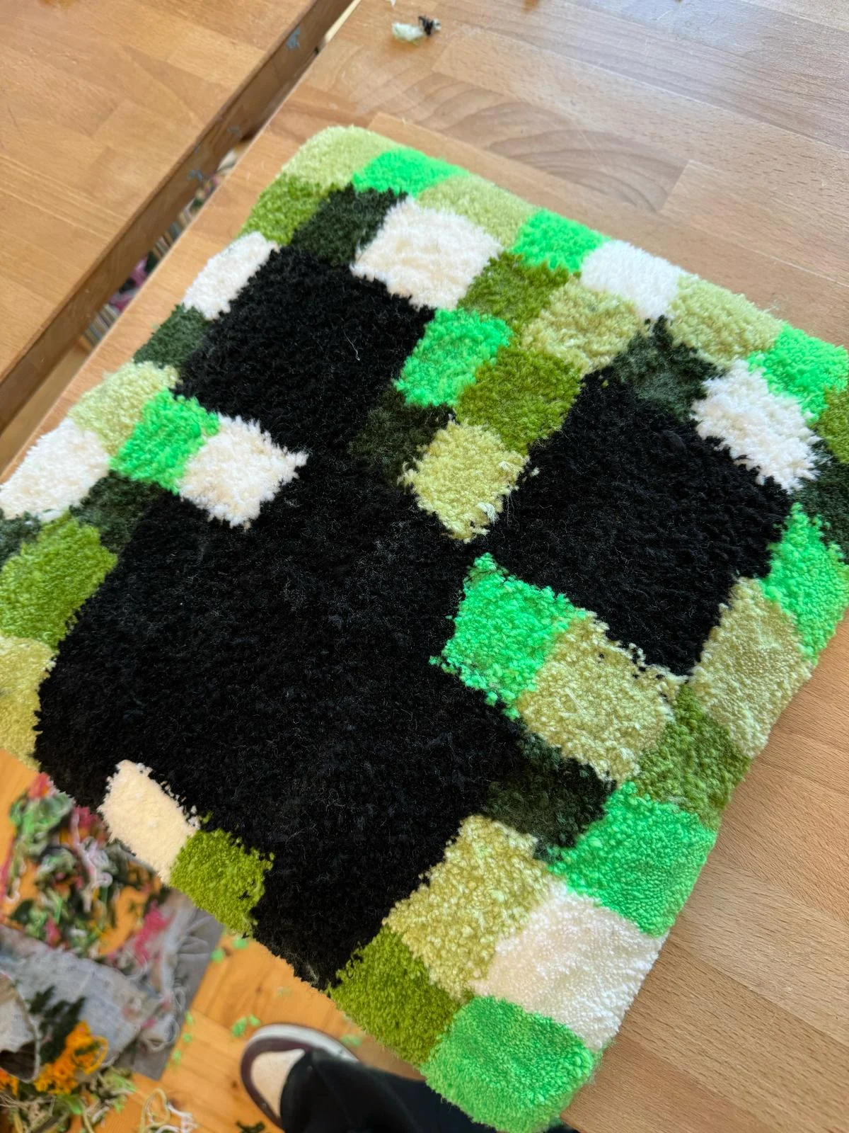 Rugmaking: zážitkový kurz tkaní vlastního koberečku, pro začátečníky i pokročilé