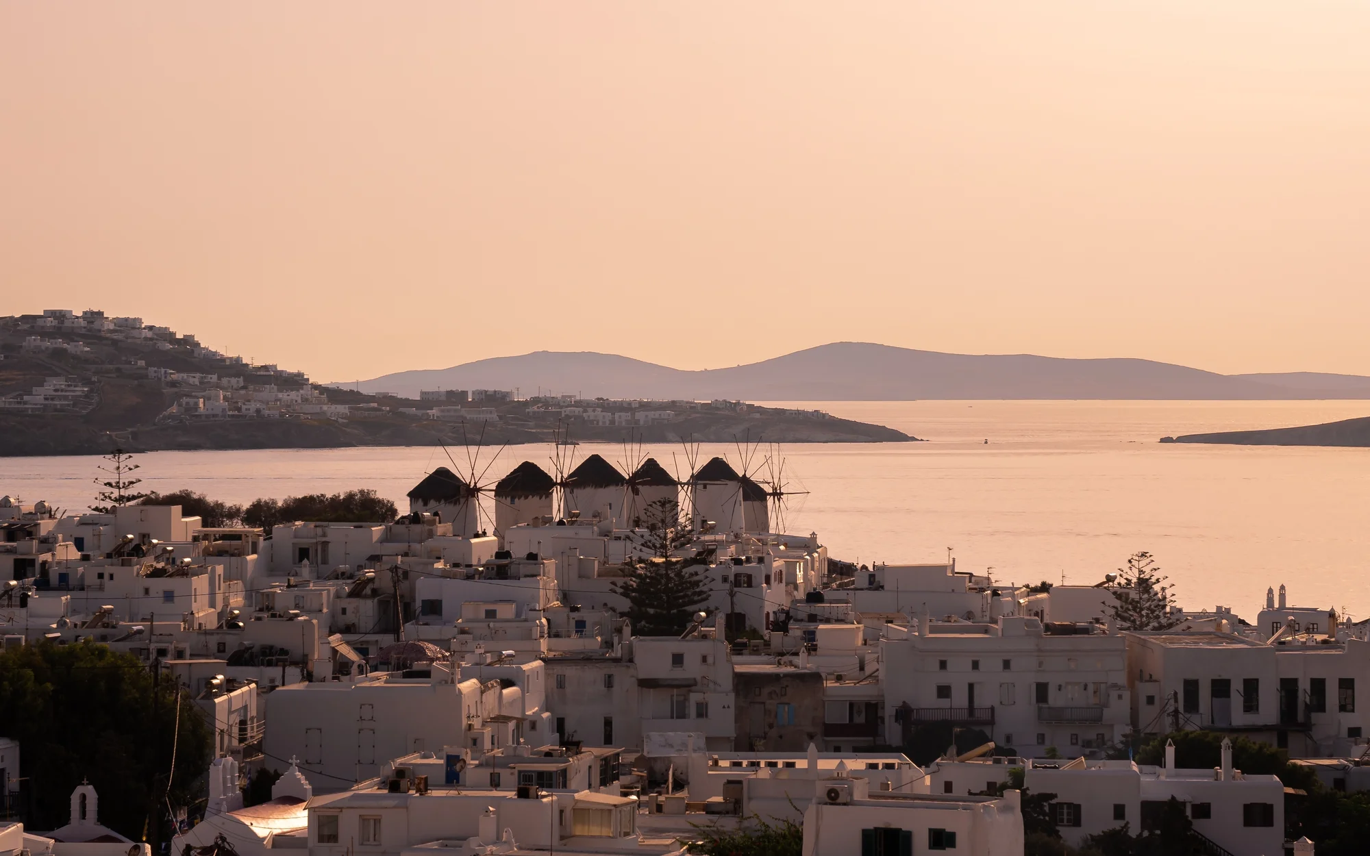 Zájezd na řecký ostrov Mykonos: letenky, ubytování i zapůjčení auta