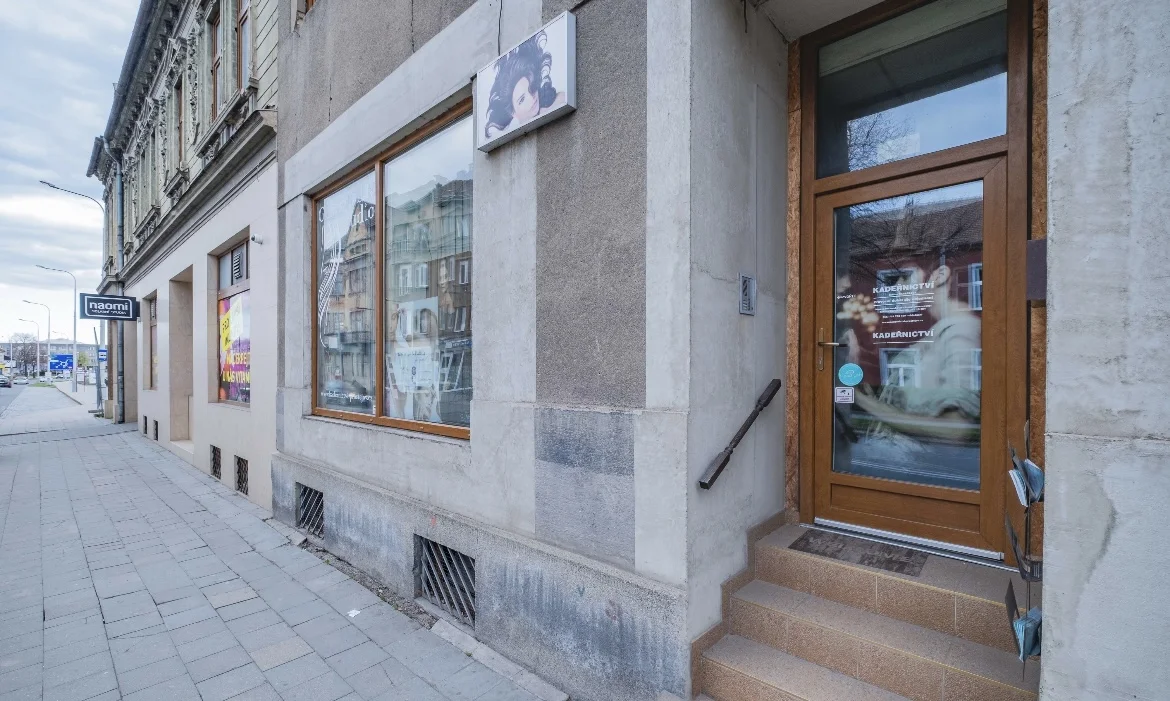 Smyslné řasy a obočí: lash lifting či laminace obočí i včetně barvení