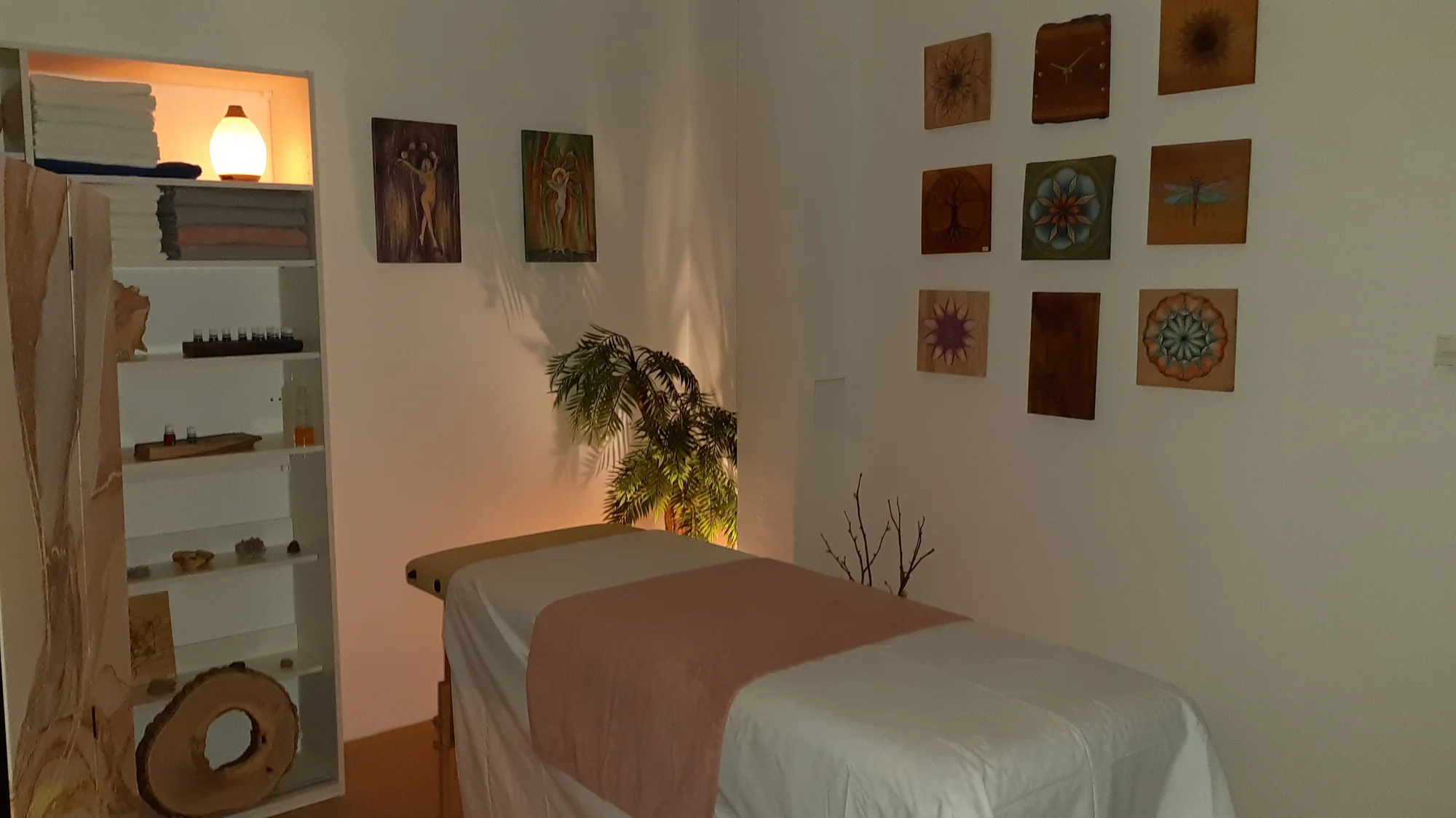 Masáž dle výběru: mořská, celotělová relaxační i speciální raindrop, 60–120 minut