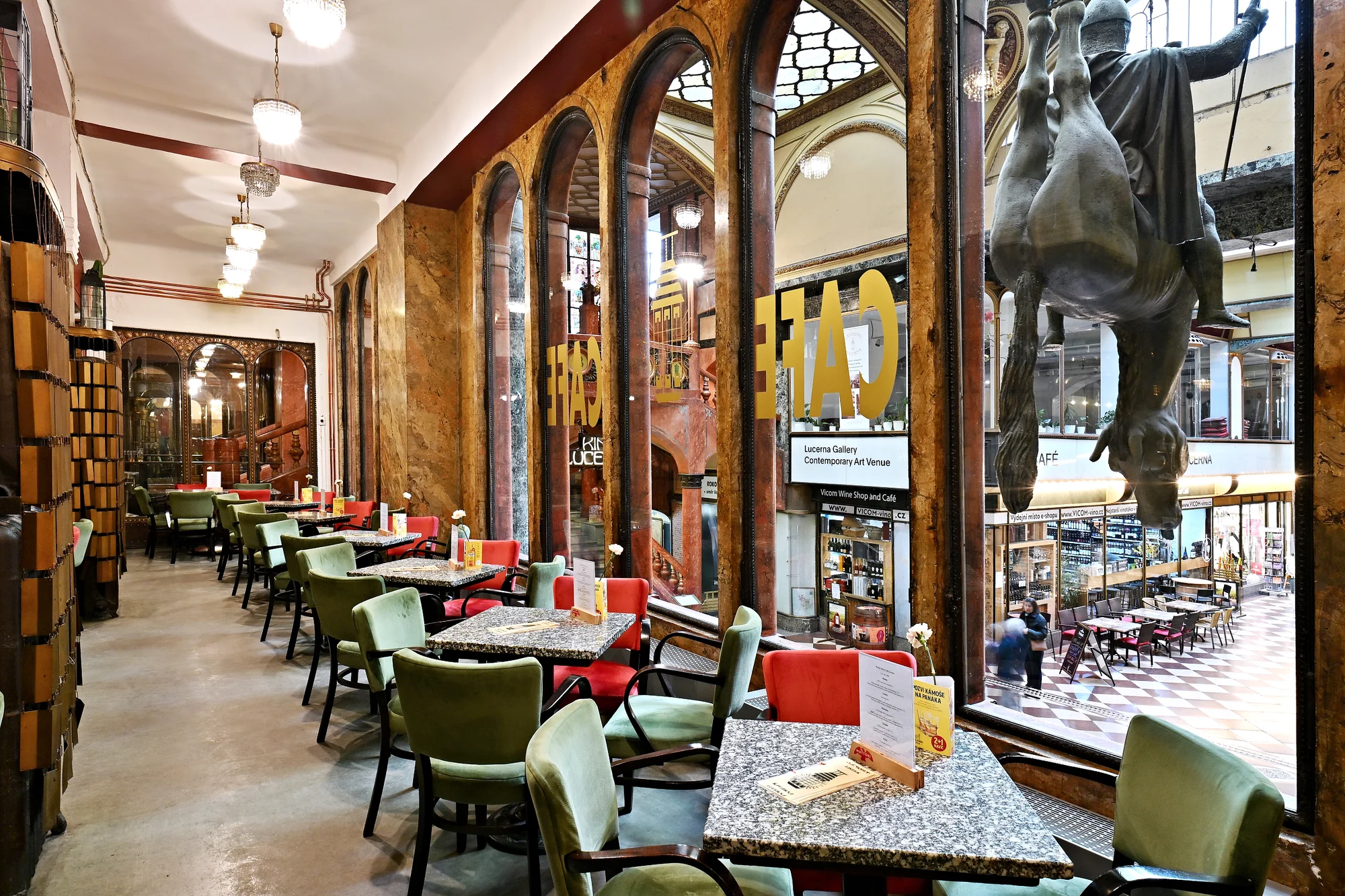 Voucher do kavárny Lucerna na cokoliv z menu: 300 Kč, 500 Kč i 1000 Kč