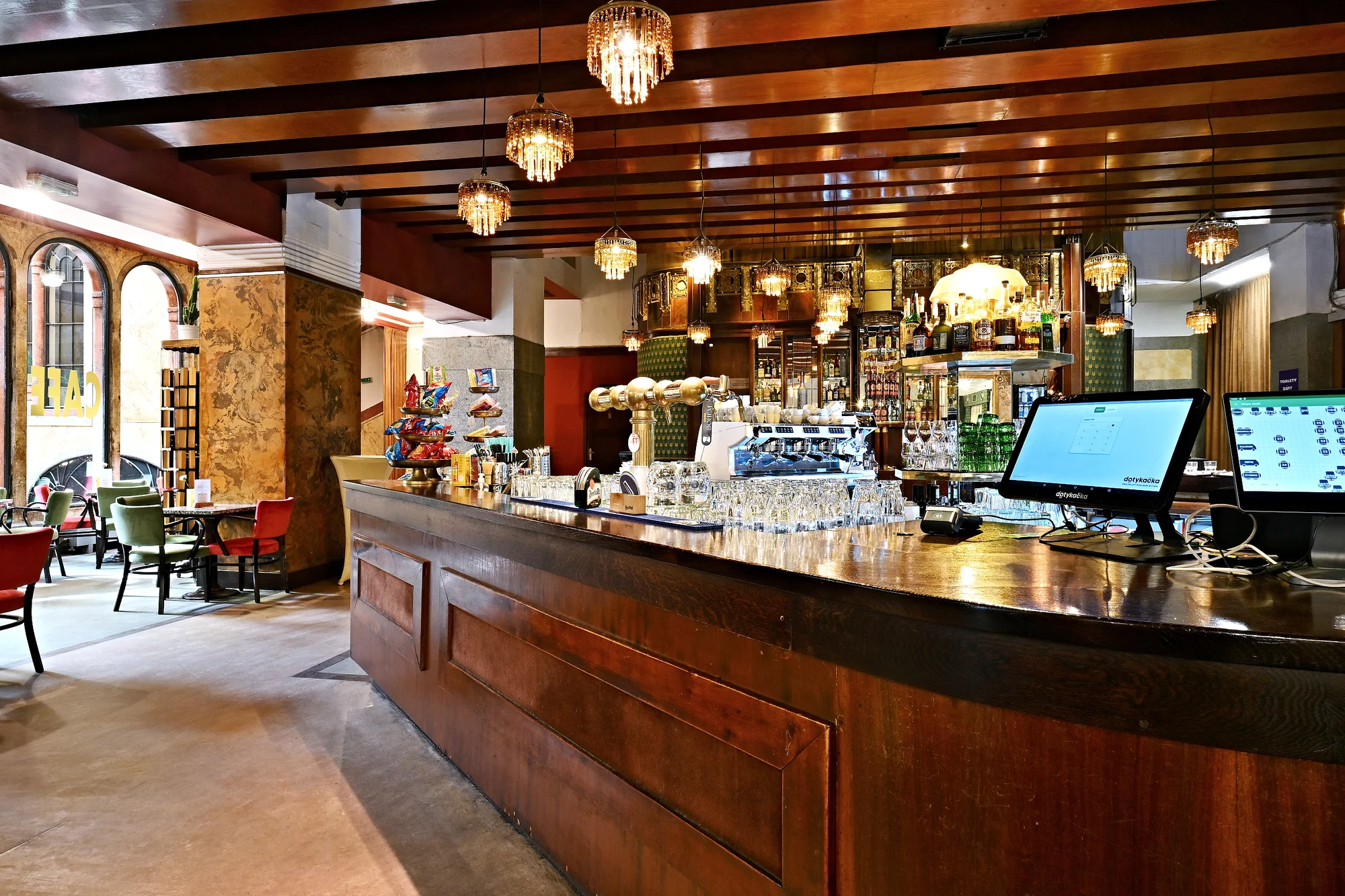 Voucher do kavárny Lucerna na cokoliv z menu: 300 Kč, 500 Kč i 1000 Kč