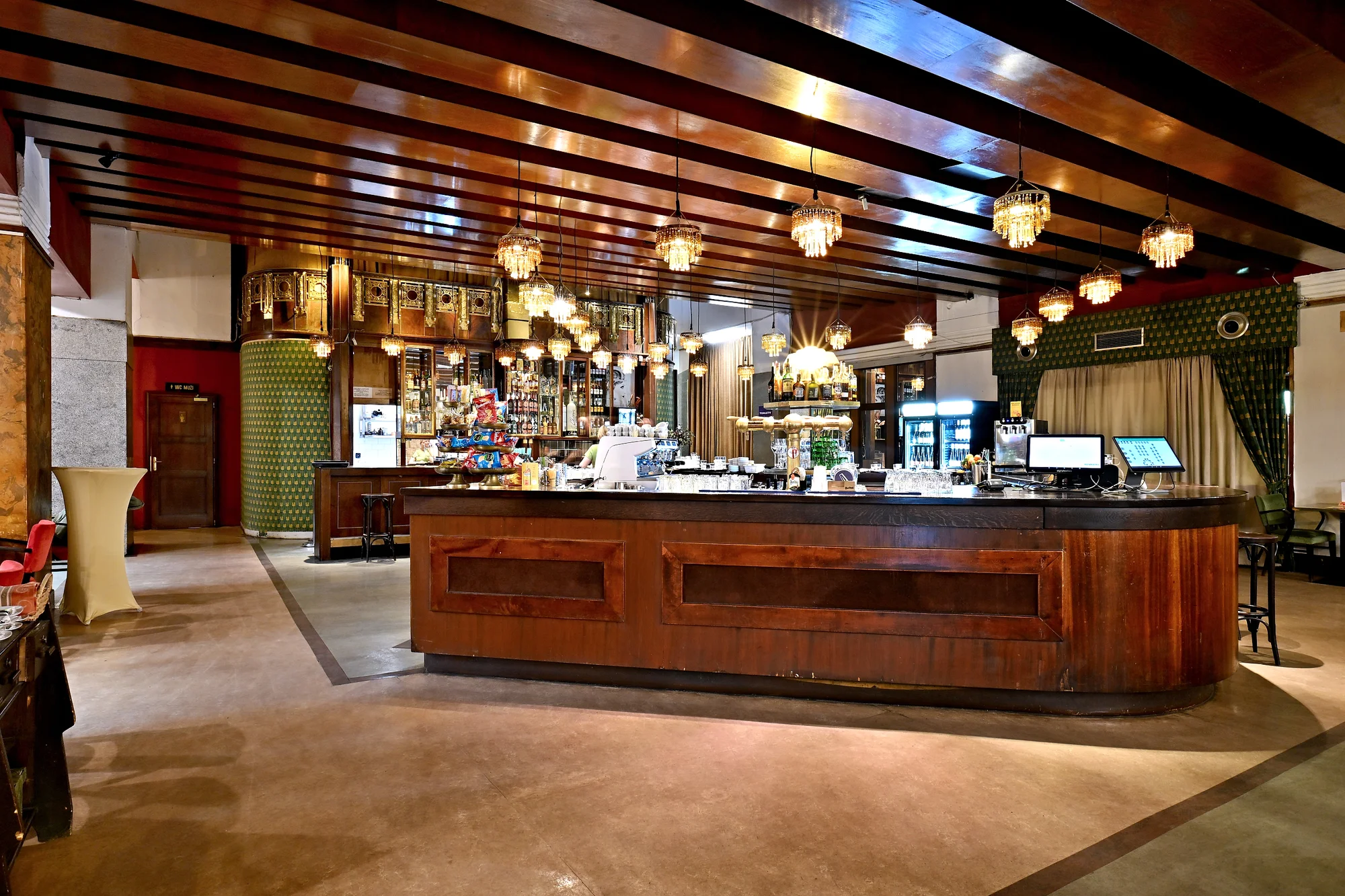 Voucher do kavárny Lucerna na cokoliv z menu: 300 Kč, 500 Kč i 1000 Kč
