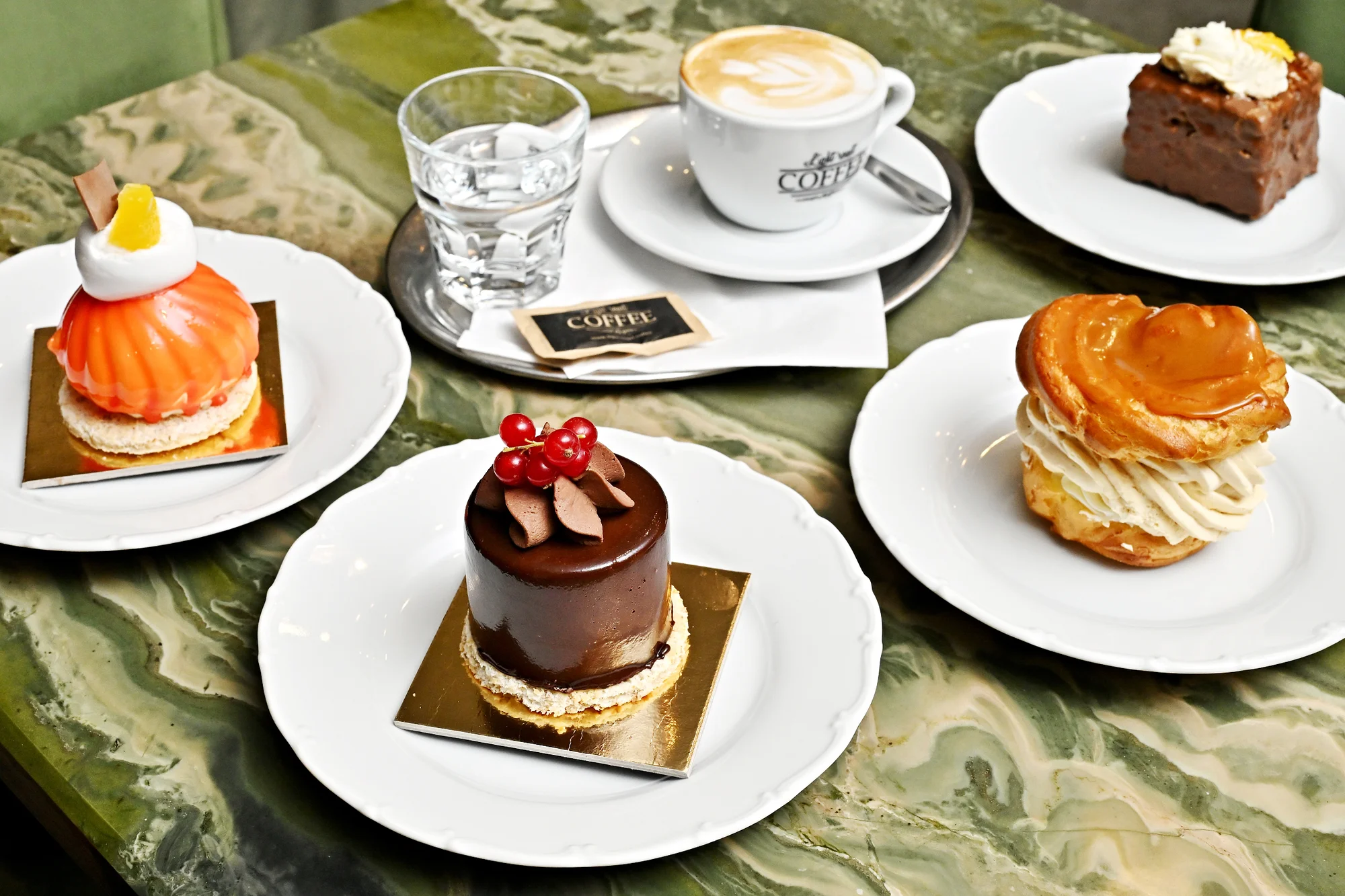Voucher do kavárny Lucerna na cokoliv z menu: 300 Kč, 500 Kč i 1000 Kč