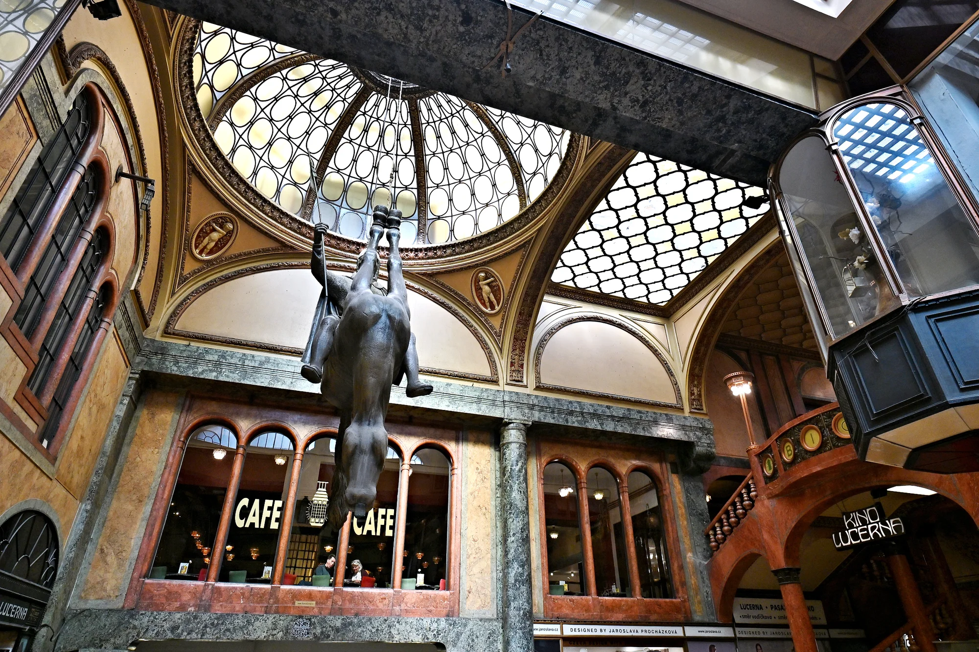 Voucher do kavárny Lucerna na cokoliv z menu: 300 Kč, 500 Kč i 1000 Kč