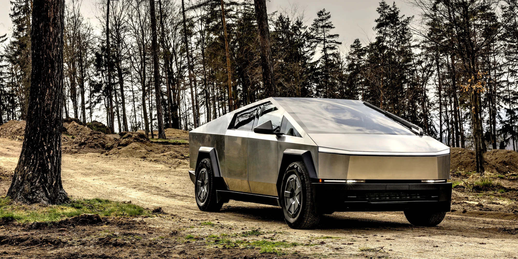 Unikátní Tesla Cybertruck: spolujízda nebo řízení vč. focení