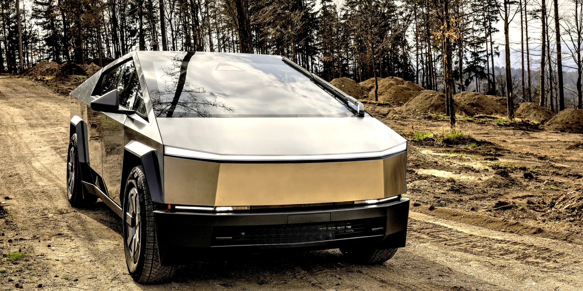 Unikátní Tesla Cybertruck: spolujízda nebo řízení vč. focení