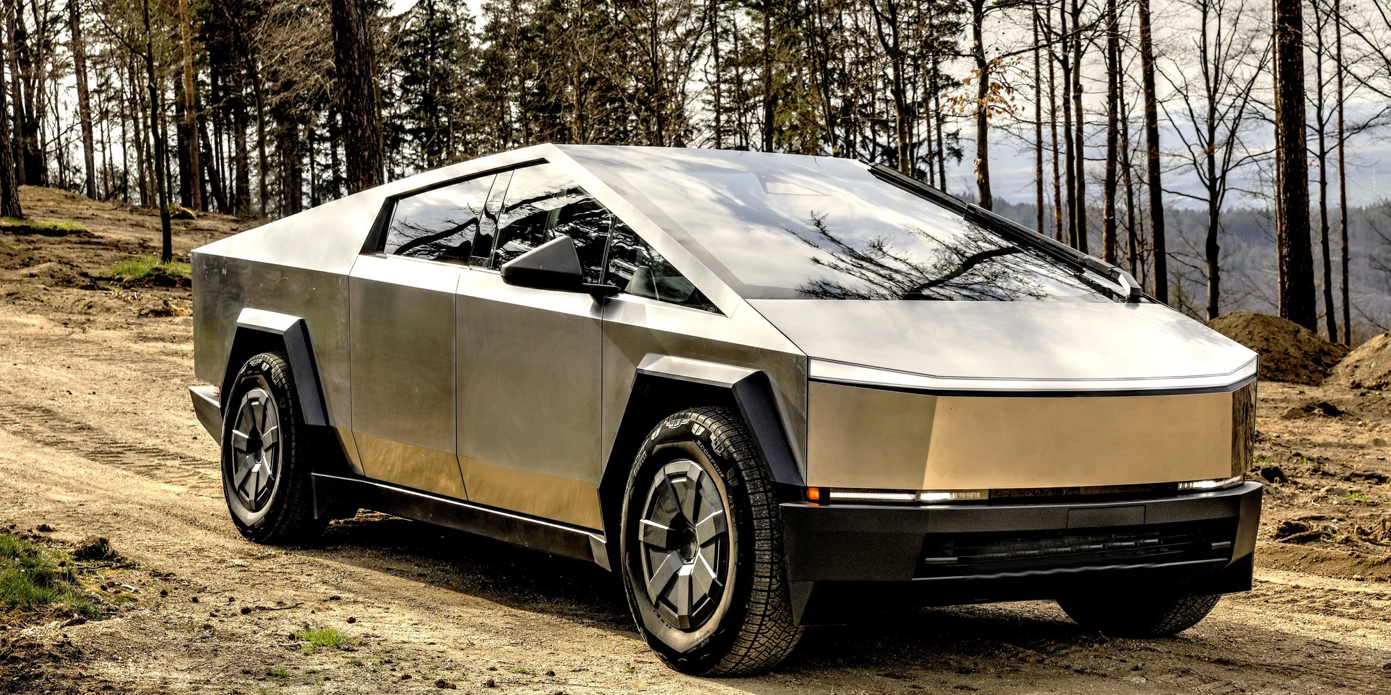Unikátní Tesla Cybertruck: spolujízda nebo řízení vč. focení