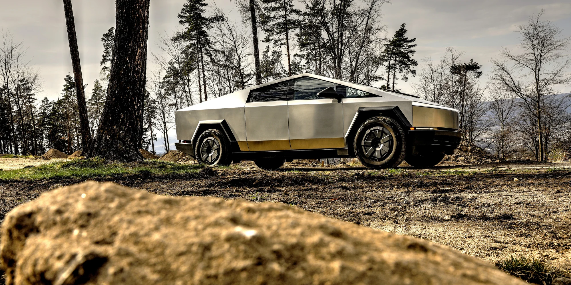 Unikátní Tesla Cybertruck: spolujízda nebo řízení vč. focení