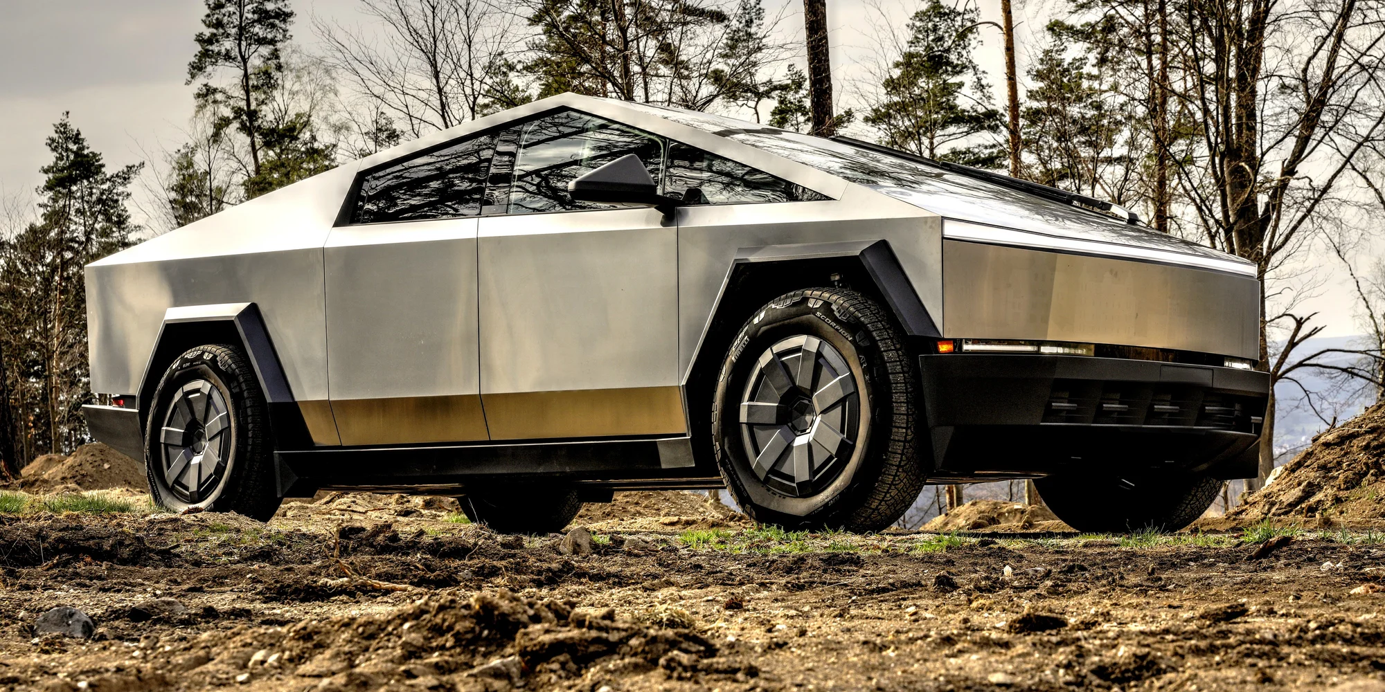 Unikátní Tesla Cybertruck: spolujízda nebo řízení vč. focení
