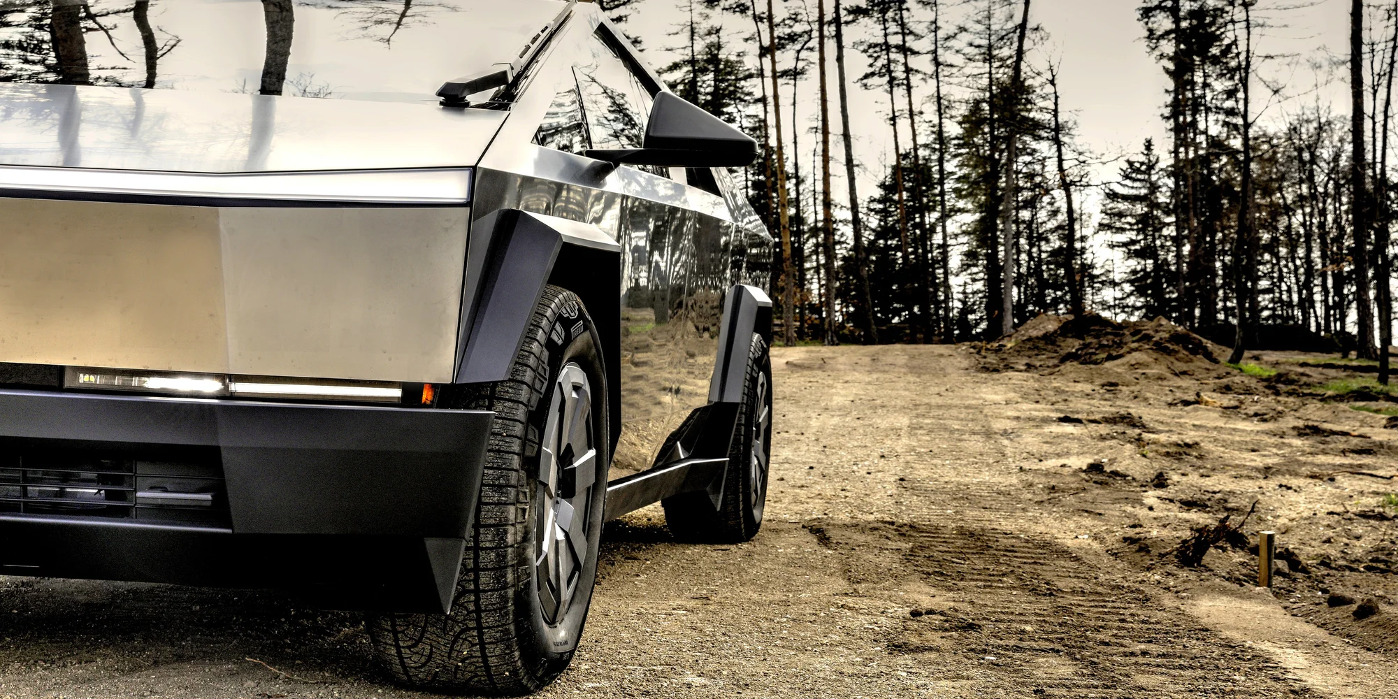Unikátní Tesla Cybertruck: spolujízda nebo řízení vč. focení