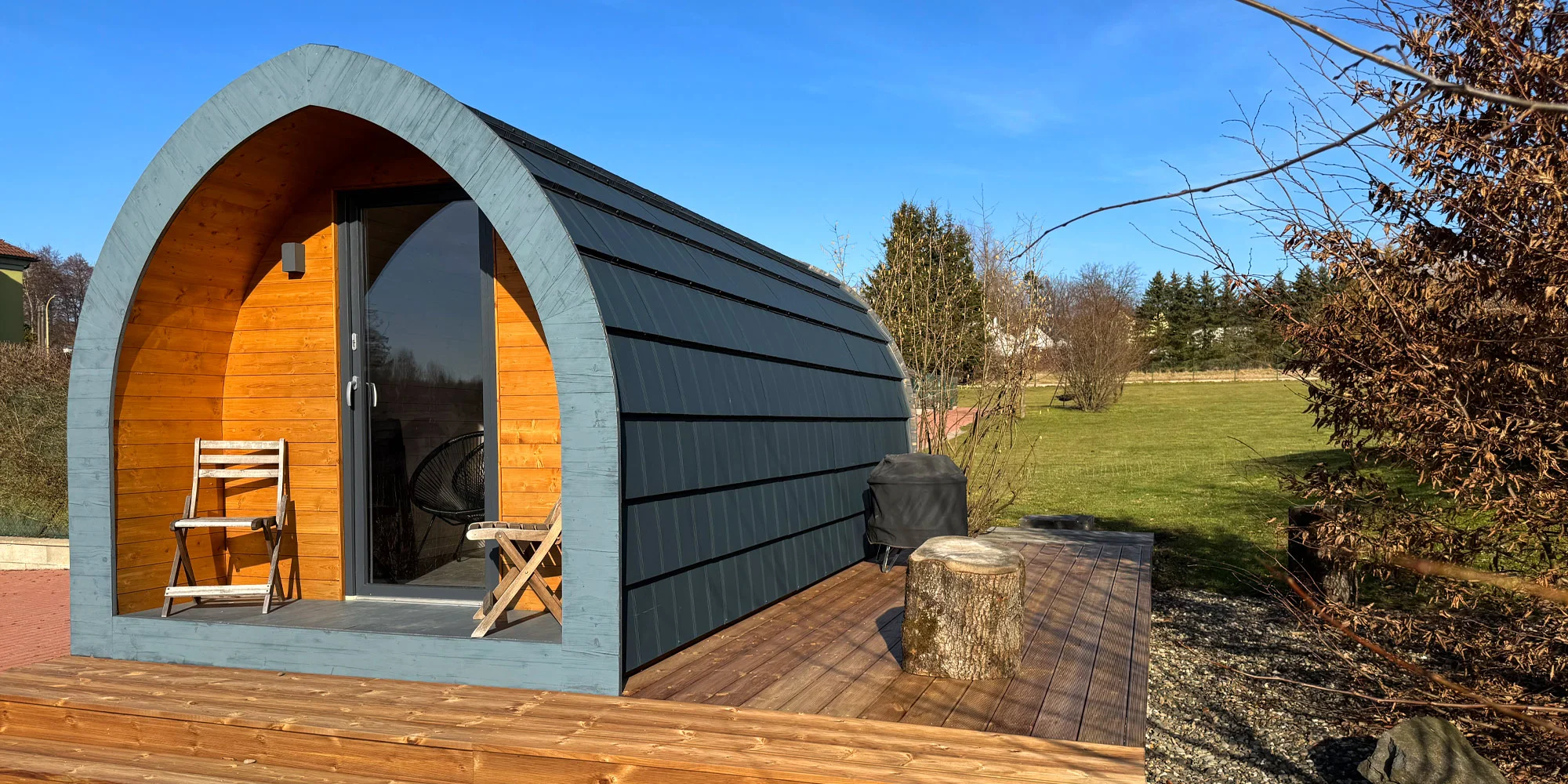 Pobyt u obory s daňky v Lužických horách: tiny house i se snídaní pro 2 osoby
