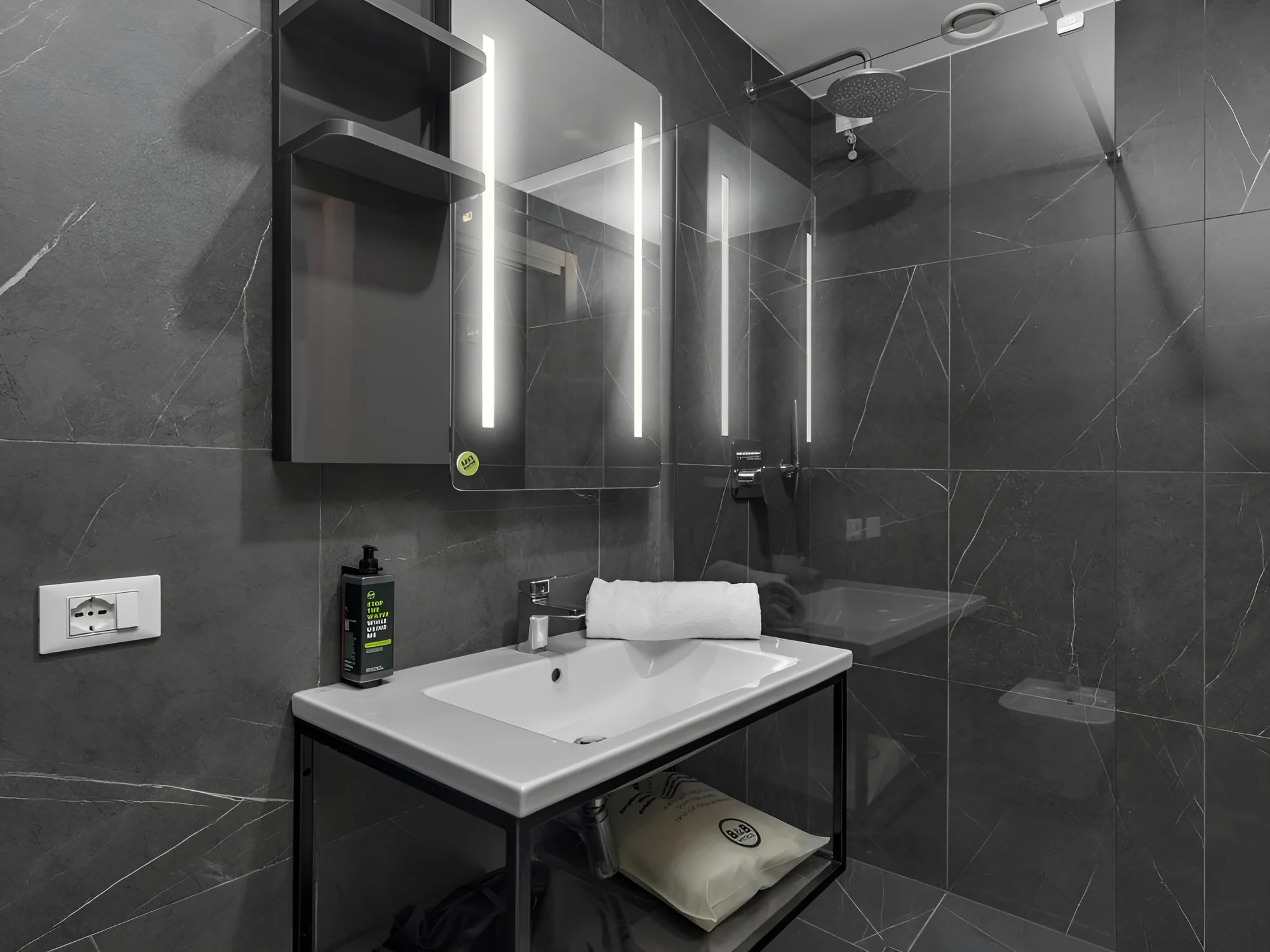 Dovolená v moderním hotelu v Benátkách kousek od starého centra se snídaní
