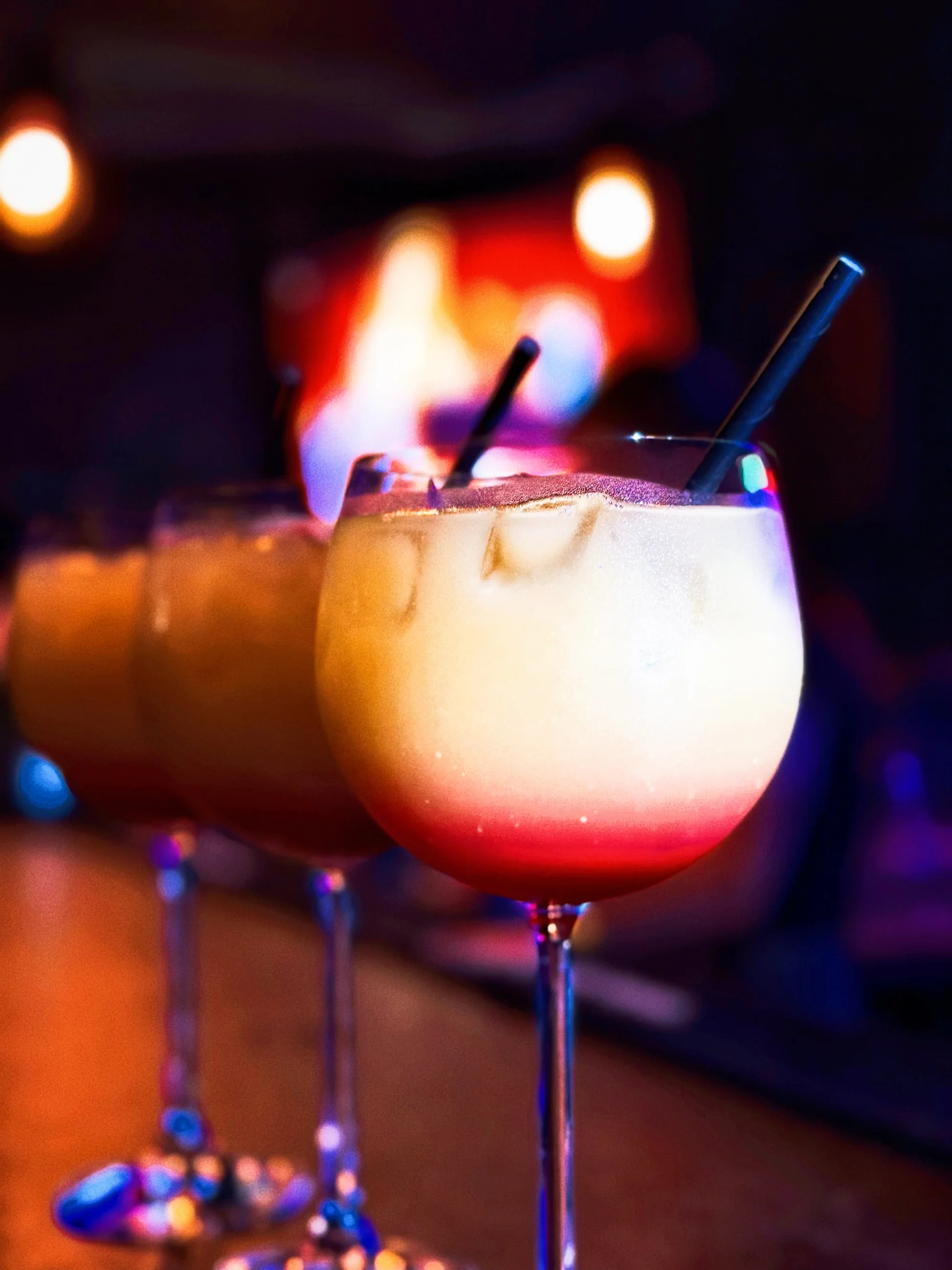 Otevřené vouchery v hodnotě 500-1000 Kč na cokoli z menu v karaoke a shisha AMAbaru