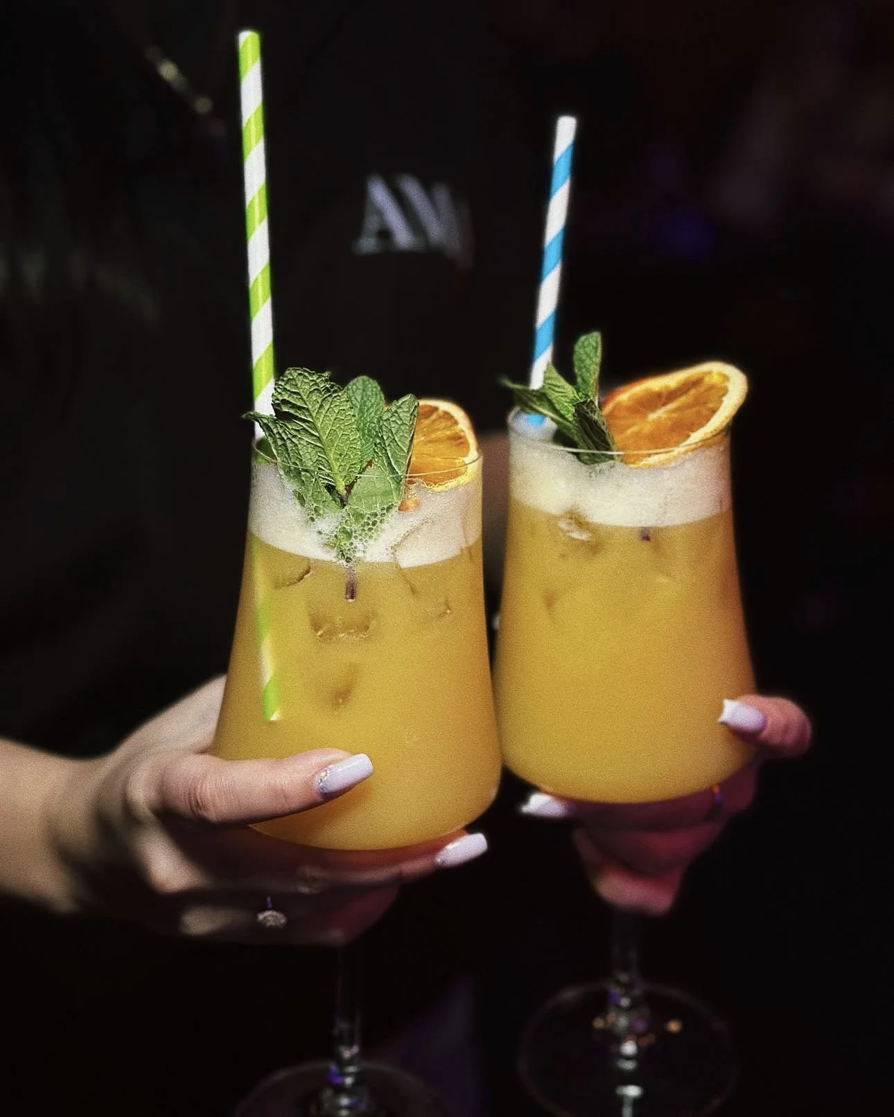 Otevřené vouchery v hodnotě 500-1000 Kč na cokoli z menu v karaoke a shisha AMAbaru