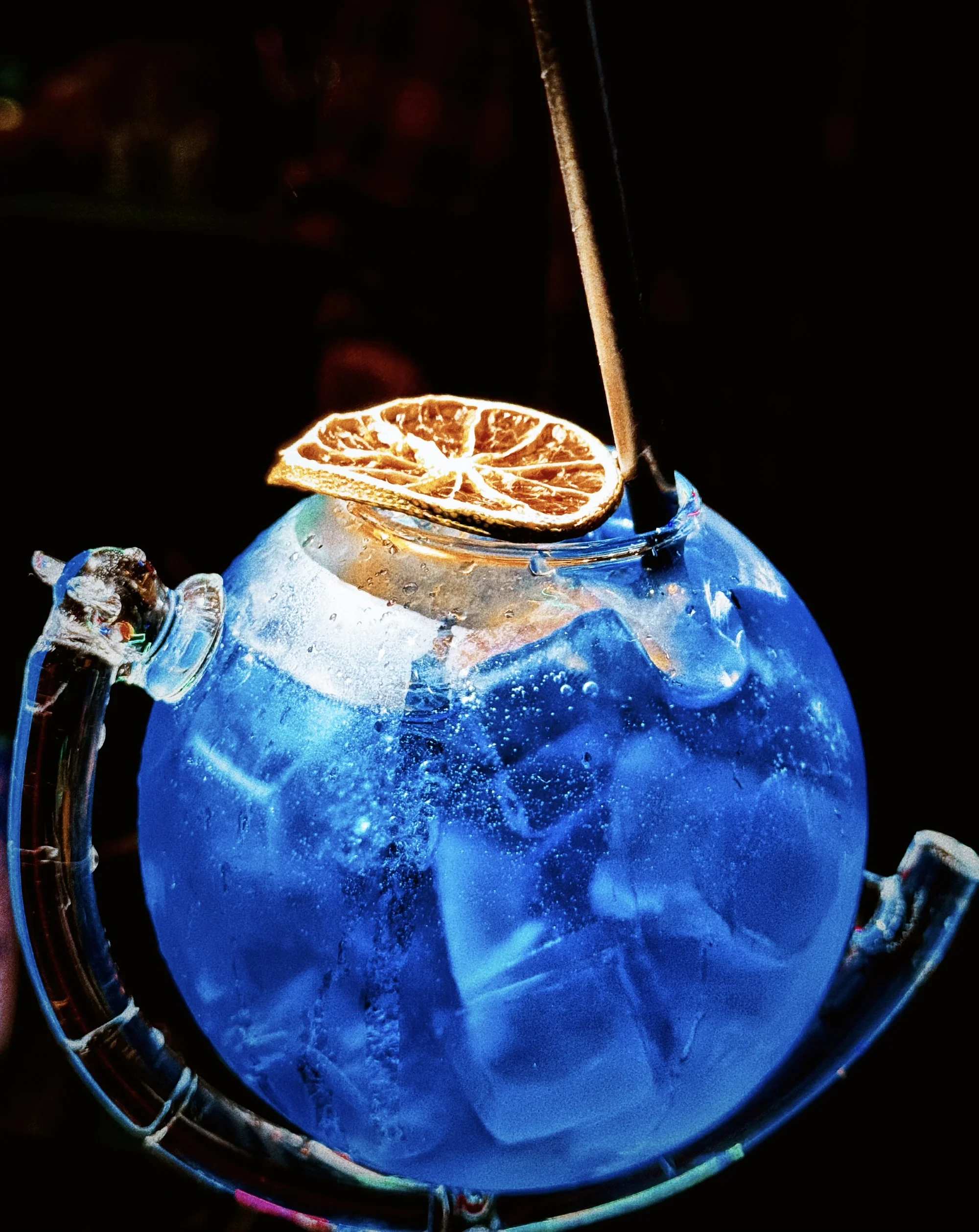 Otevřené vouchery v hodnotě 500-1000 Kč na cokoli z menu v karaoke a shisha AMAbaru