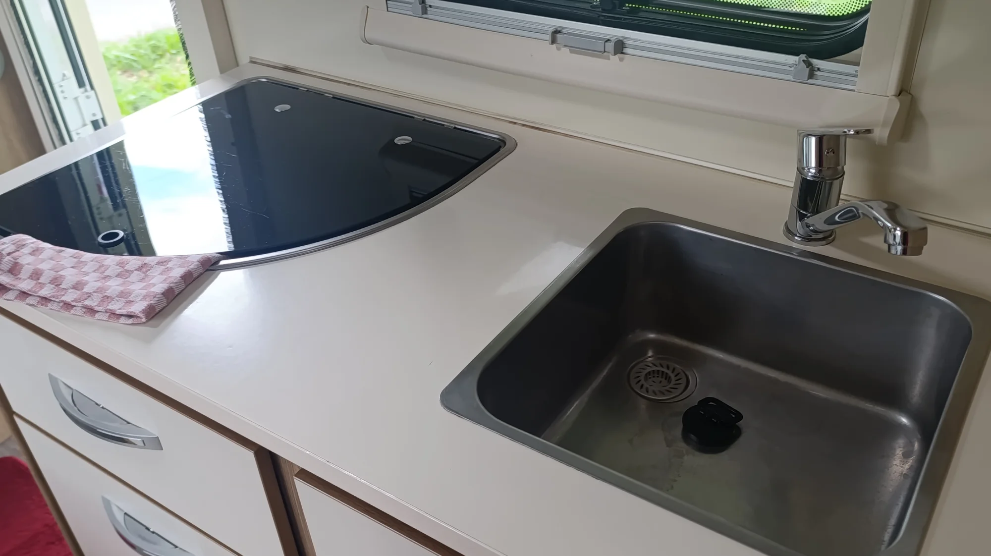 Zapůjčení karavanu až pro 6 osob: hlavní nebo vedlejší sezóna, na 4 dny nebo až týden