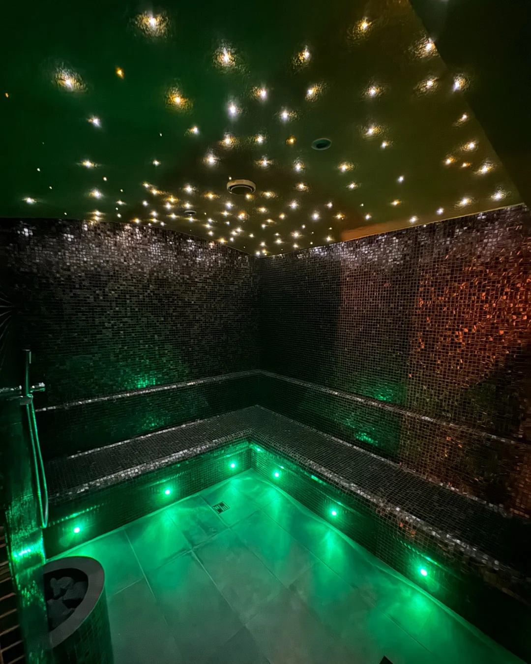 4* relax v Hluboké nad Vltavou se snídaní nebo polopenzí, wellness i kreditem na další služby