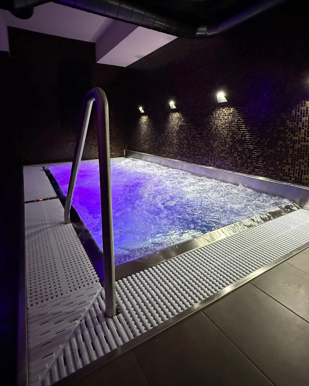 4* relax v Hluboké nad Vltavou se snídaní nebo polopenzí, wellness i kreditem na další služby
