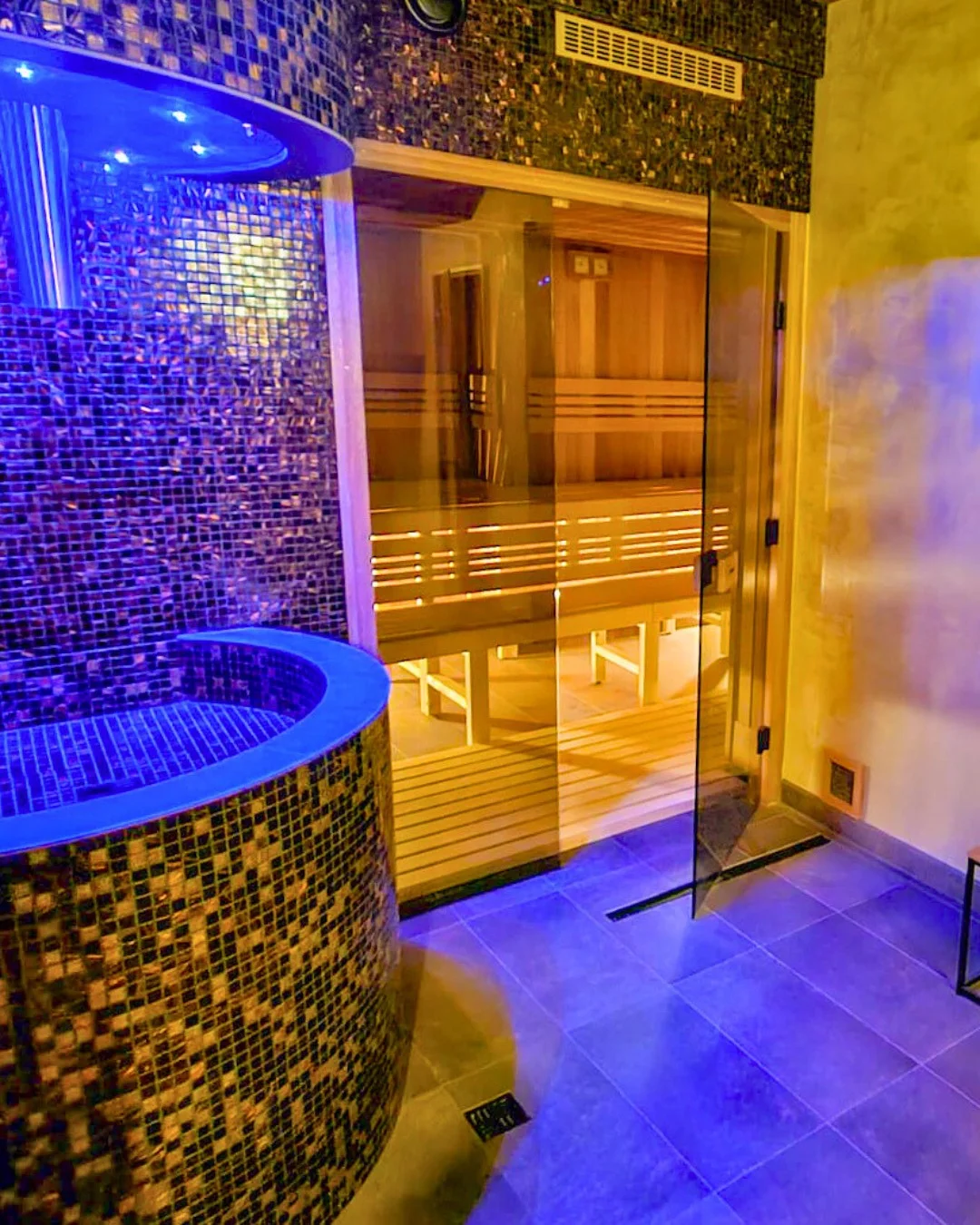4* relax v Hluboké nad Vltavou se snídaní nebo polopenzí, wellness i kreditem na další služby