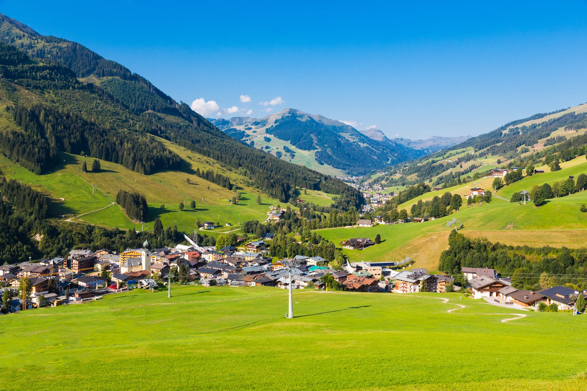 Saalbach-Hinterglemm: neomezeně wellness, polopenze, karta výhod i možnost apartmá se saunou