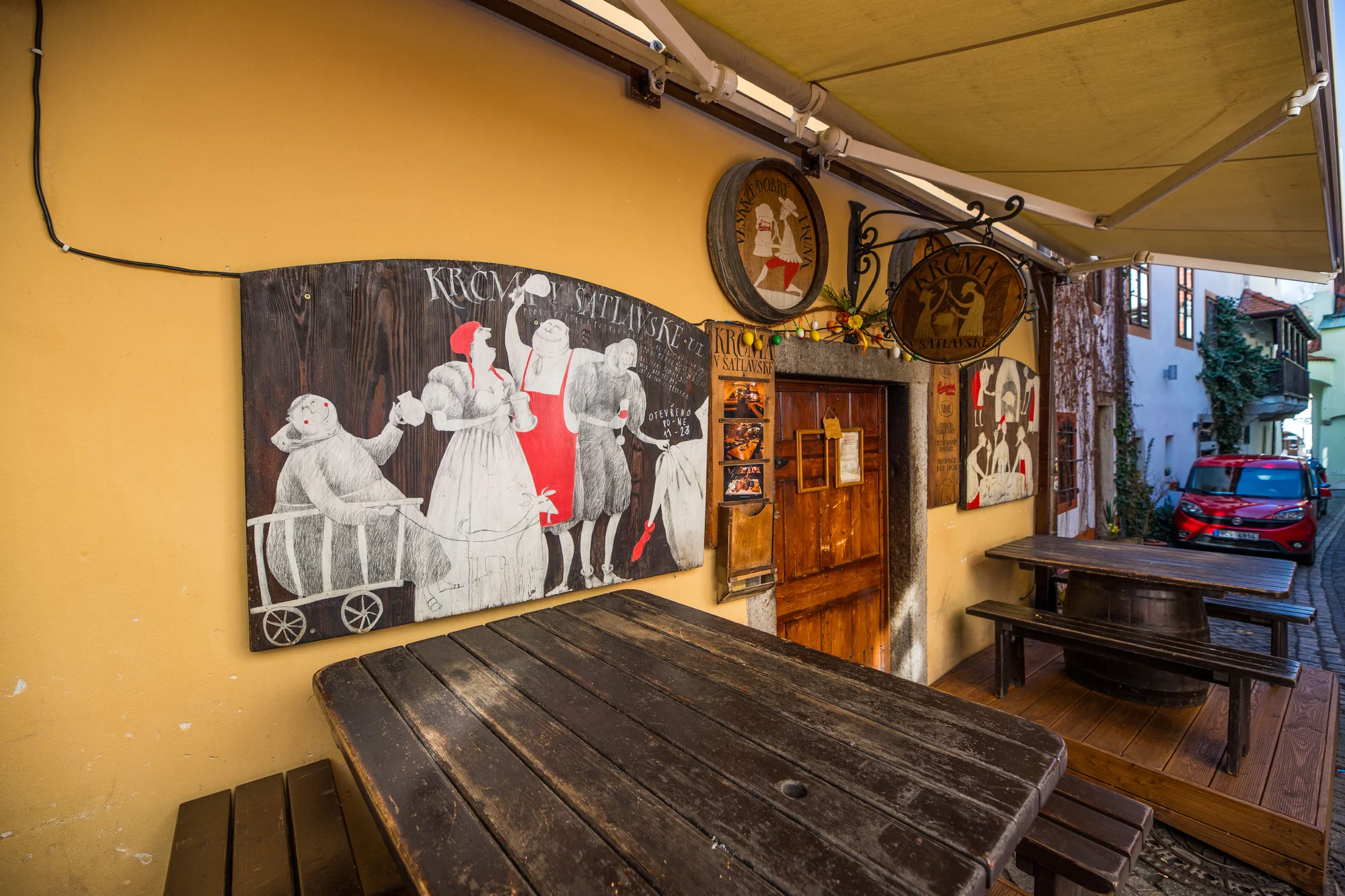 Pohádkový pobyt v Českém Krumlově: malebný penzion na náměstí, snídaně i 10% sleva do restaurace