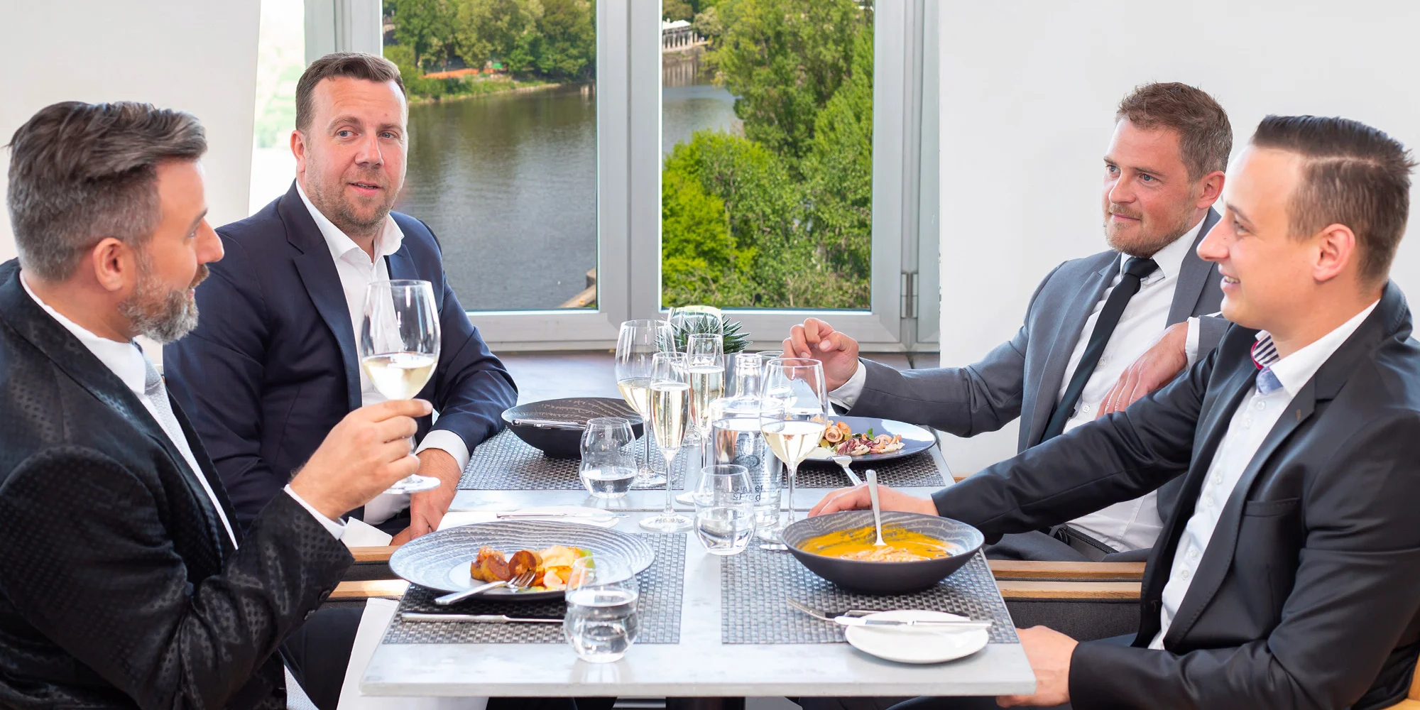 Čtyřchodové obědové menu v restauraci Ginger & Fred v Tančícím domě pro 1 nebo 2 osoby