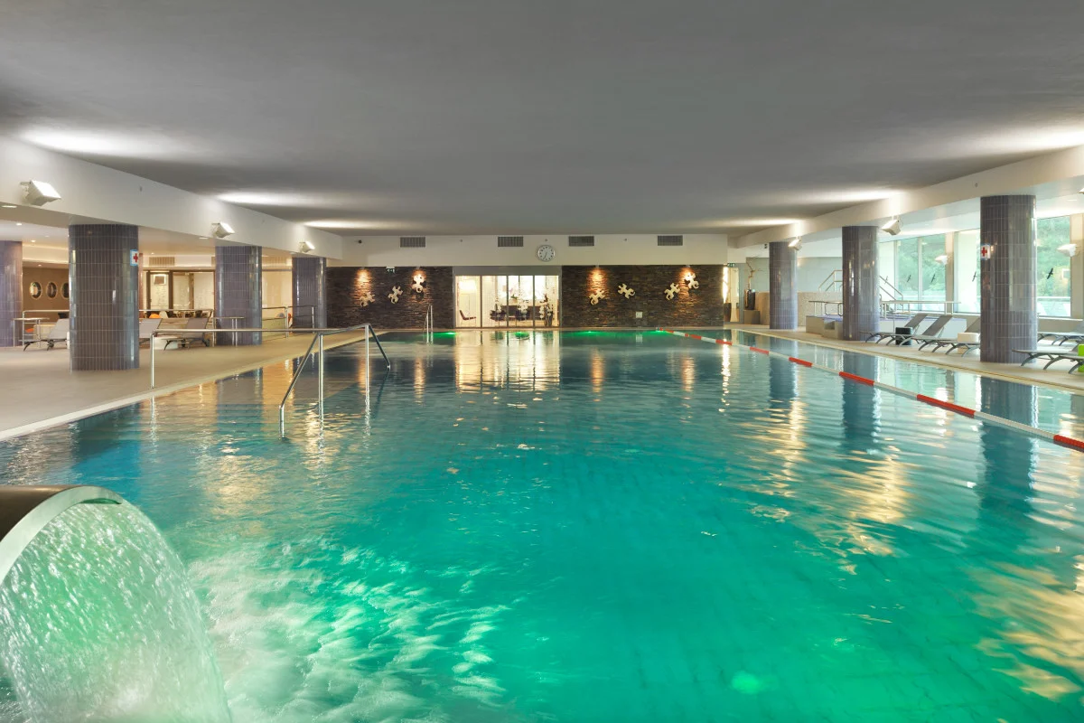Pobřežní letovisko Strunjan: hotel přímo u pláže, vč. snídaně a neomezeného wellness