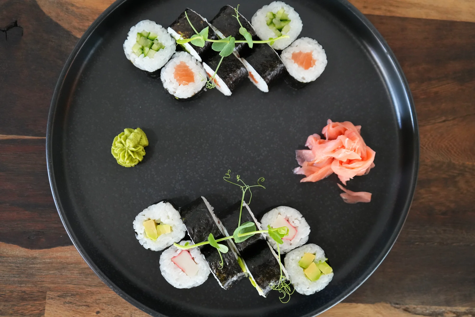 Sushi sety v restauraci Royal Sushi: maki, nigiri a další, 16–92 ks