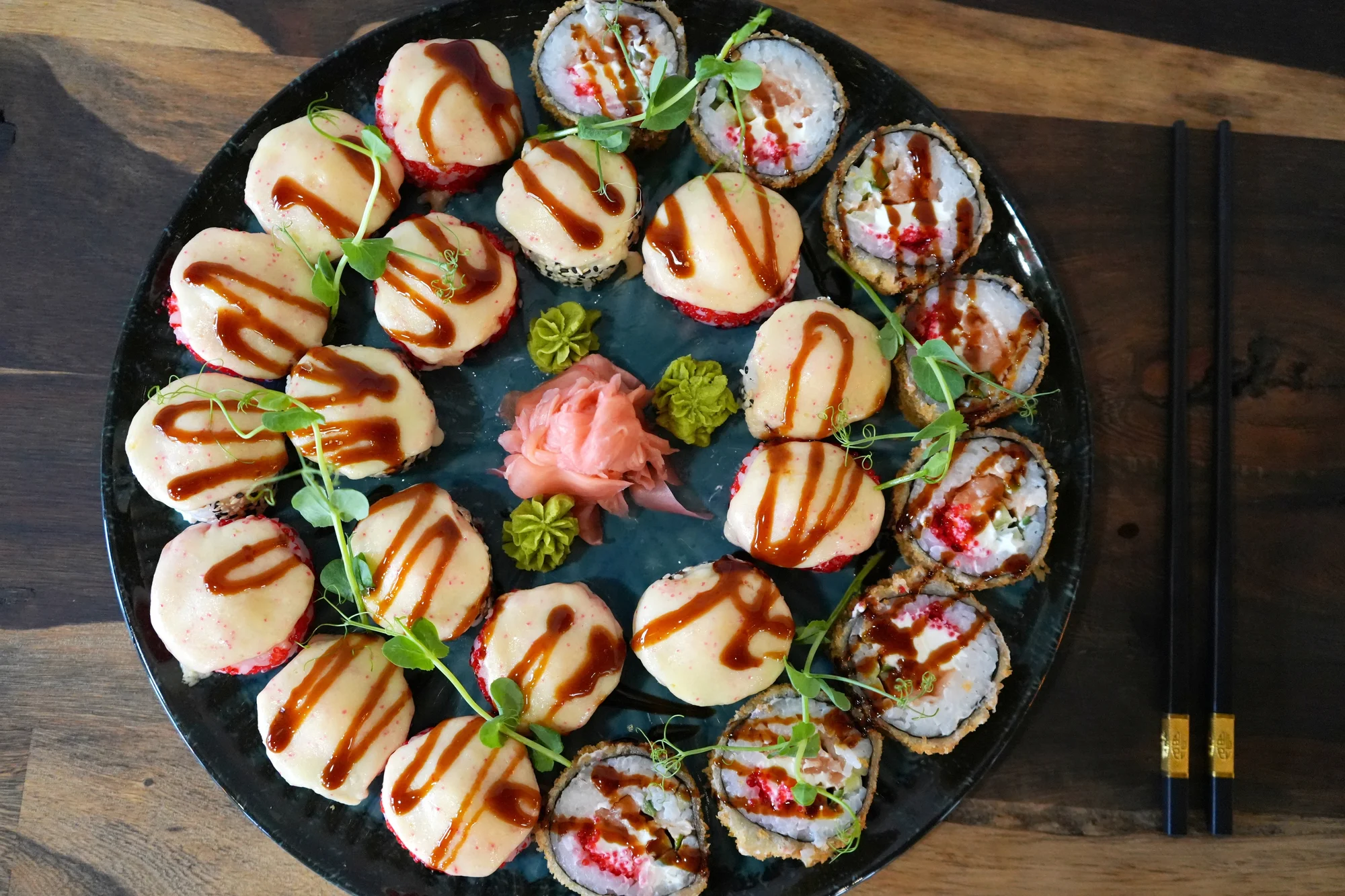 Sushi sety v restauraci Royal Sushi: losos, krevety, kaviár a další, 8–⁠⁠⁠⁠⁠⁠37 ks
