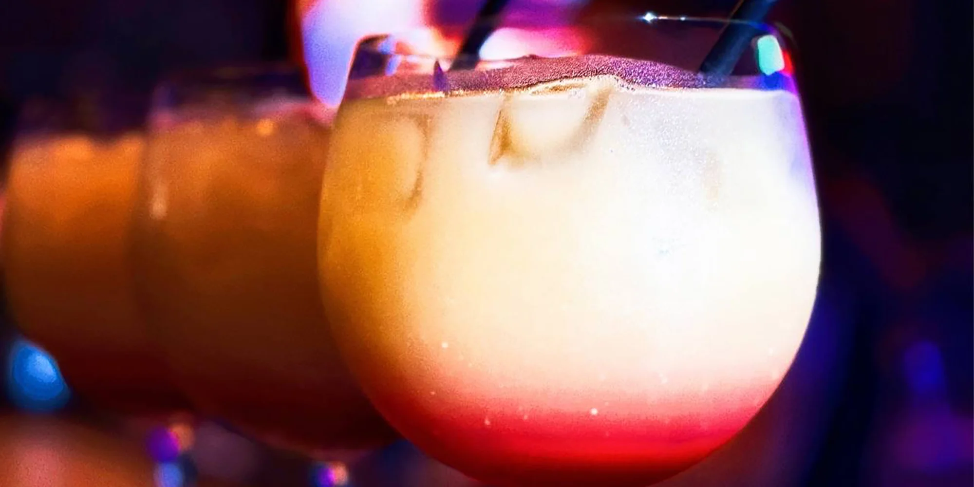 Otevřené vouchery v hodnotě 500-1000 Kč na cokoli z menu v karaoke a shisha AMAbaru