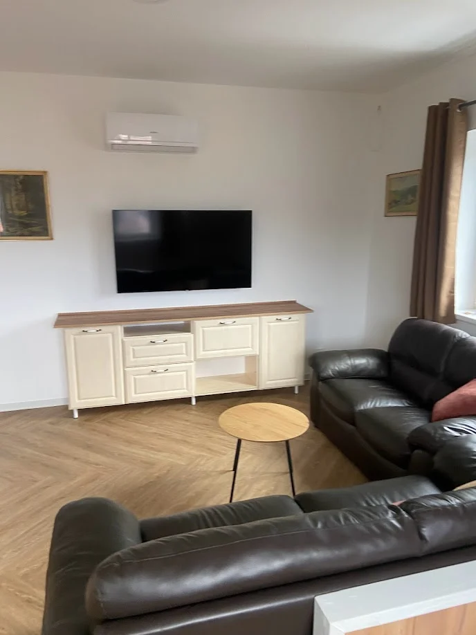 Dovolená v Krkonoších: plně vybavené apartmány v Černém Dole až pro 10 osob