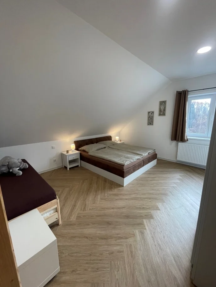 Dovolená v Krkonoších: plně vybavené apartmány v Černém Dole až pro 10 osob