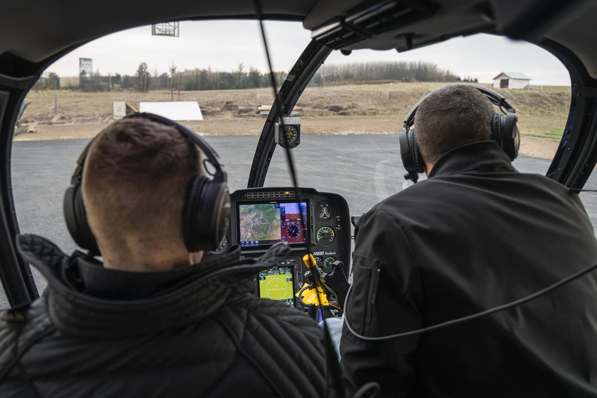 Půlhodinový vyhlídkový let ve vrtulníku R66 pro 1 nebo 3 osoby