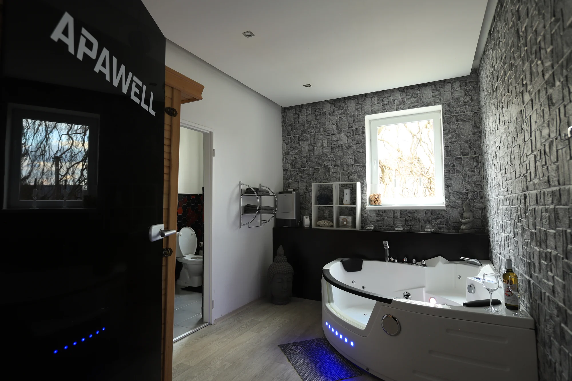 Romantika a relax na jihu Moravy: wellness apartmán s privátní vířivkou a saunou
