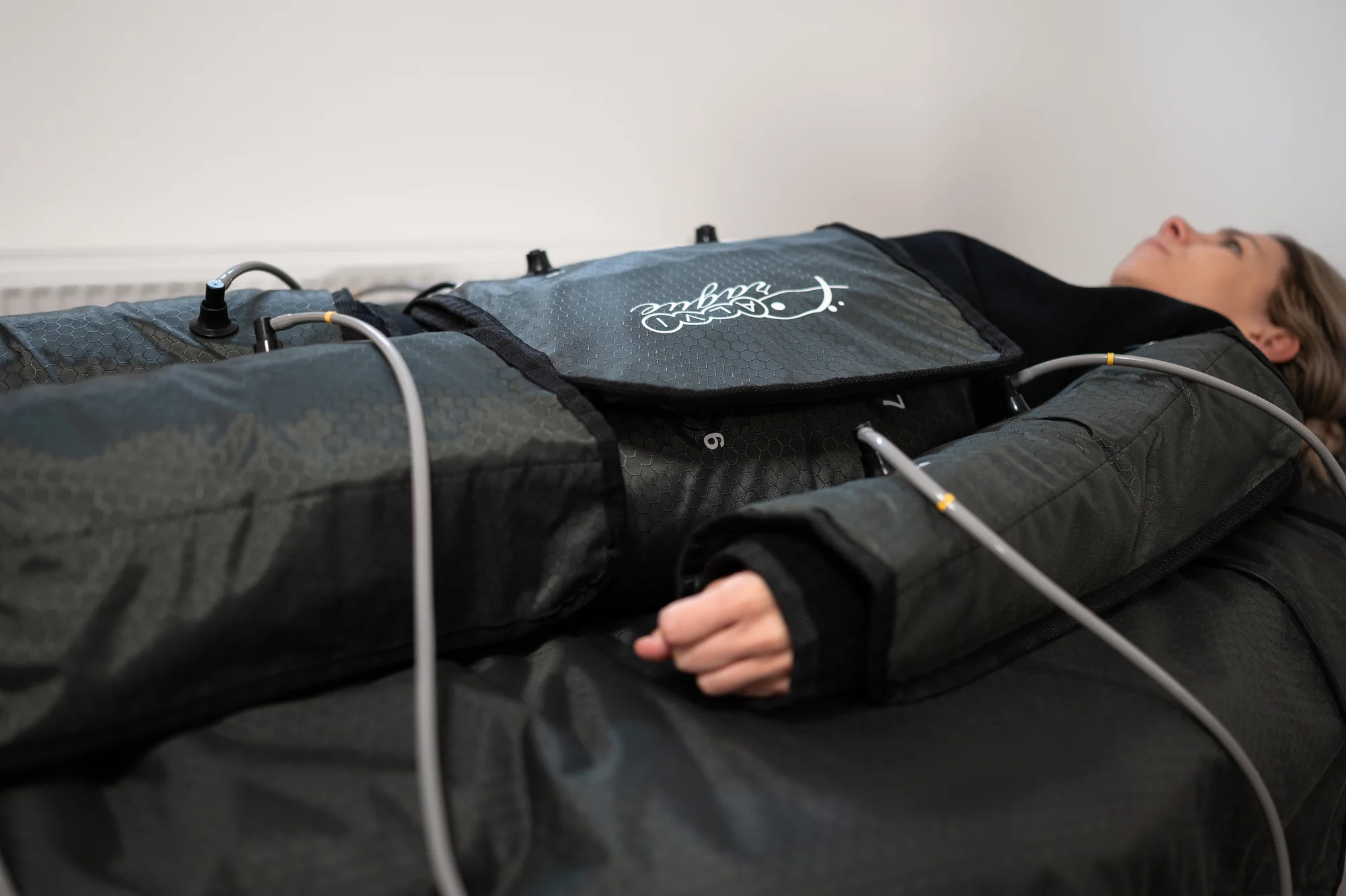 Přístrojová lymfodrenážní masáž včetně uvolnění lymfatických uzlin